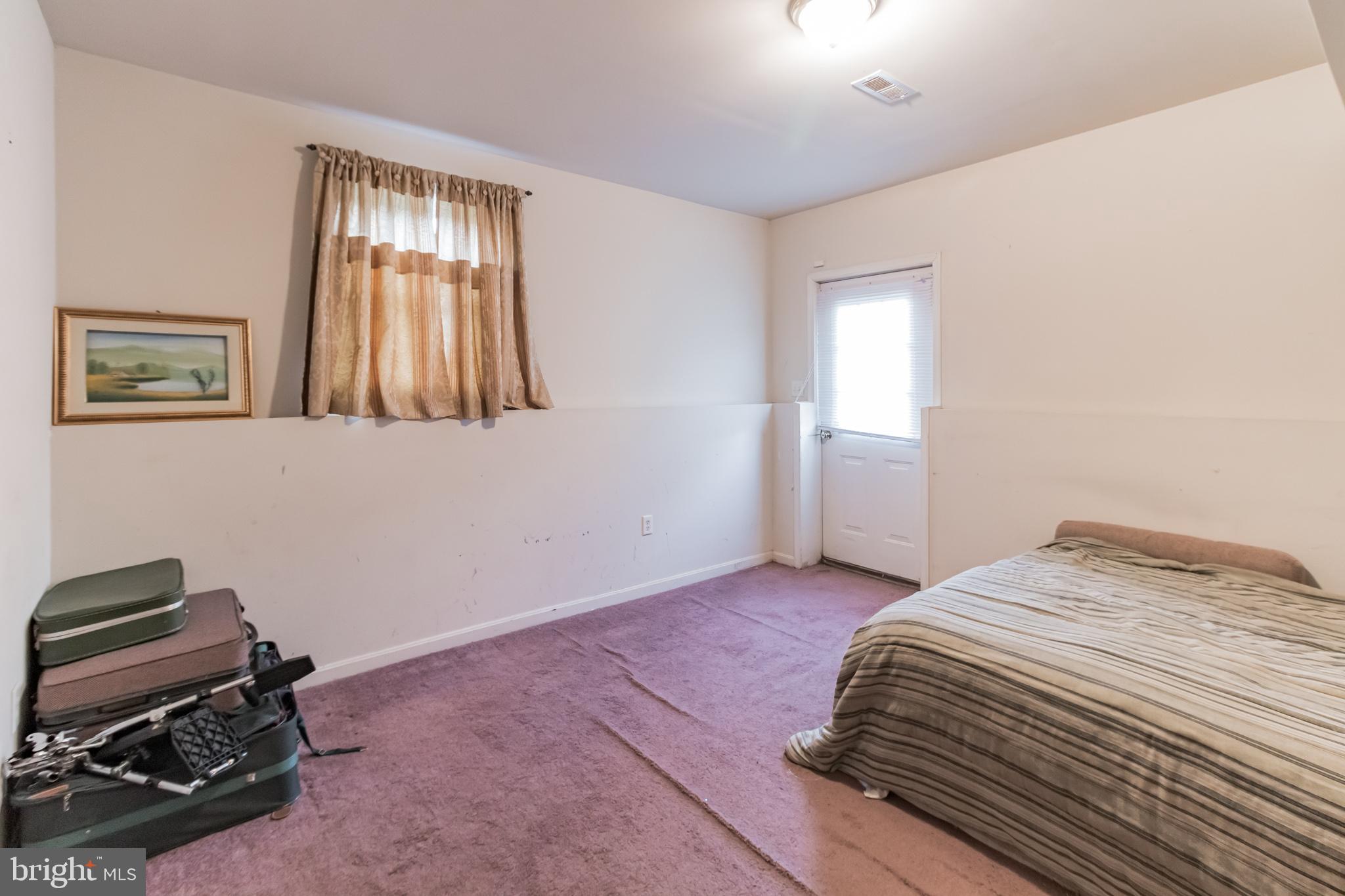 ROYAL HILLS ESTATES - Residential