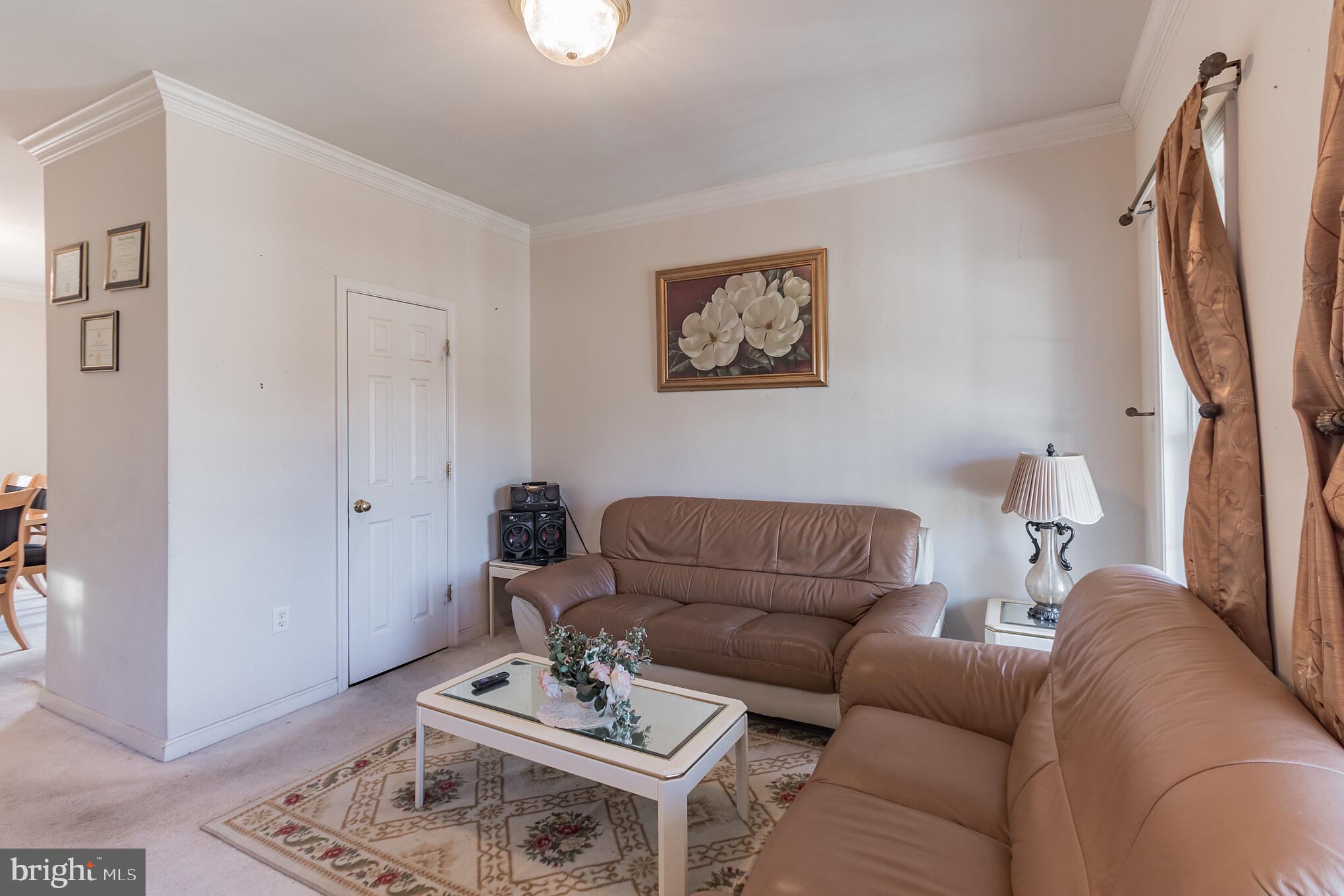 ROYAL HILLS ESTATES - Residential