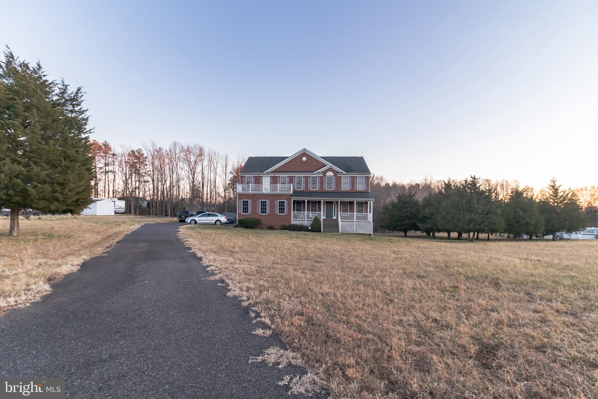 ROYAL HILLS ESTATES - Residential