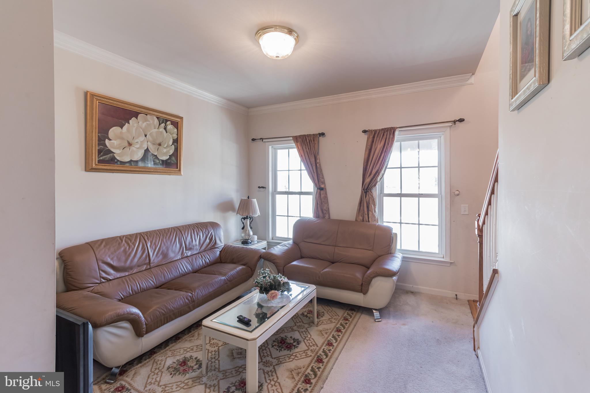 ROYAL HILLS ESTATES - Residential