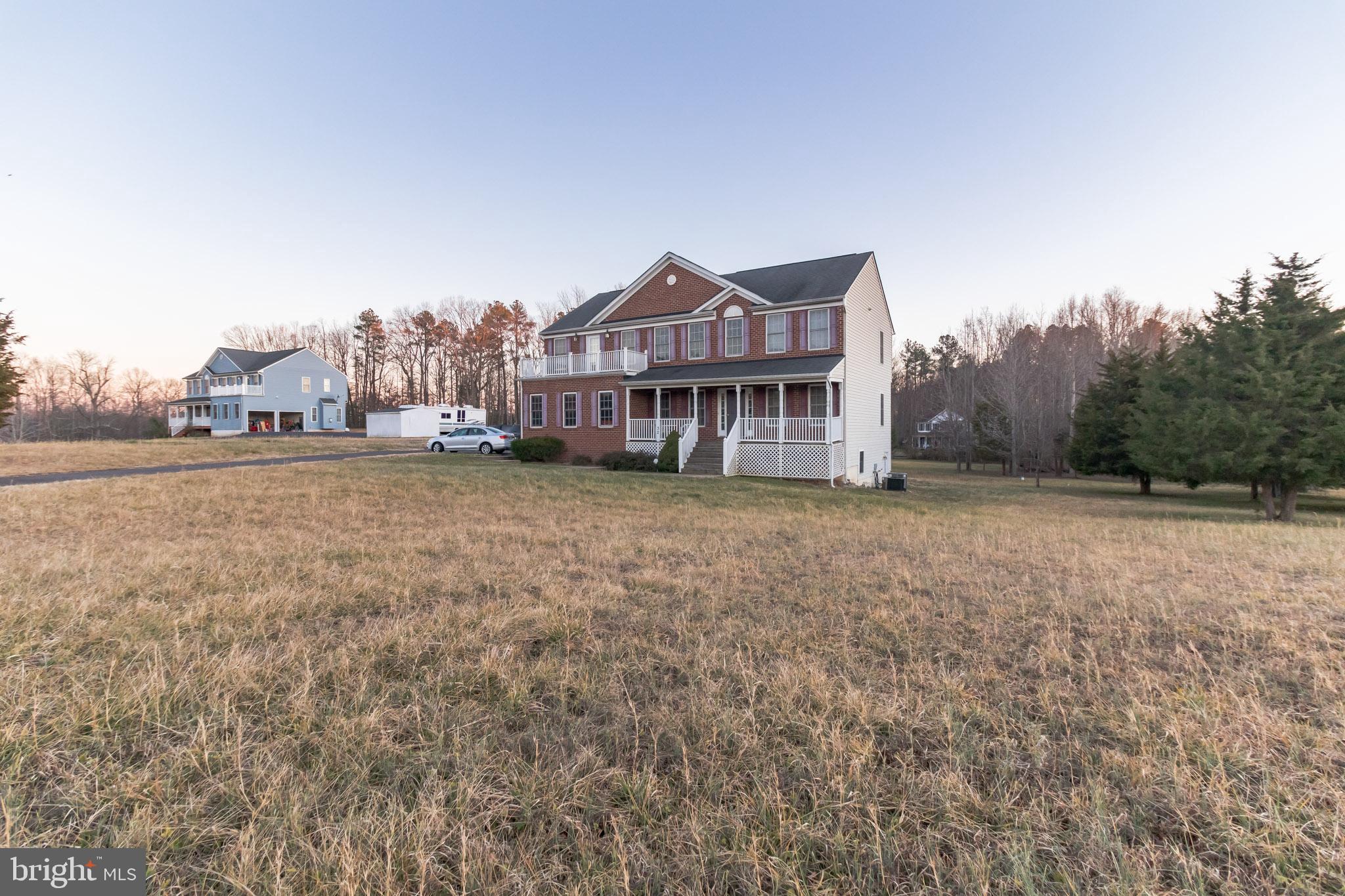 ROYAL HILLS ESTATES - Residential