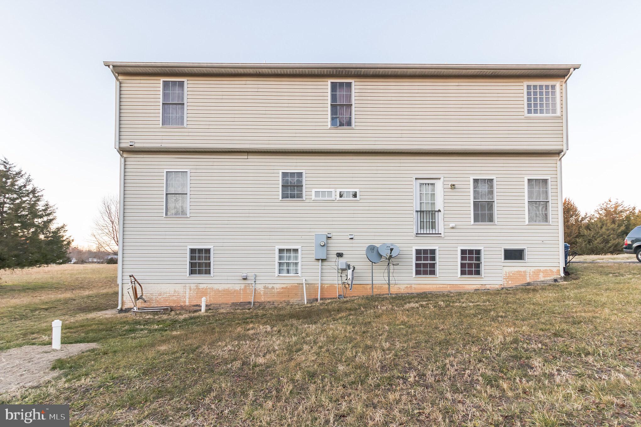 ROYAL HILLS ESTATES - Residential