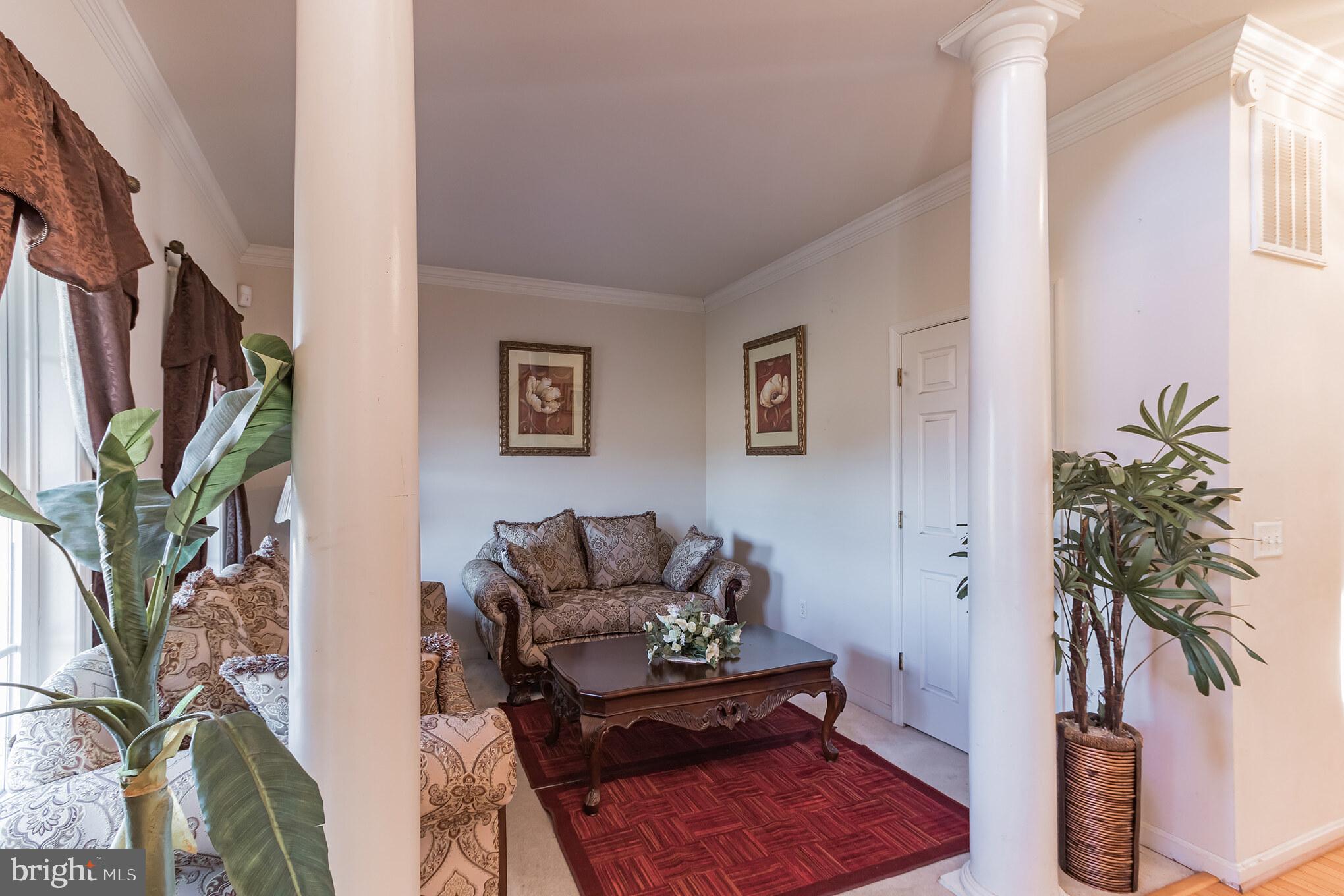 ROYAL HILLS ESTATES - Residential