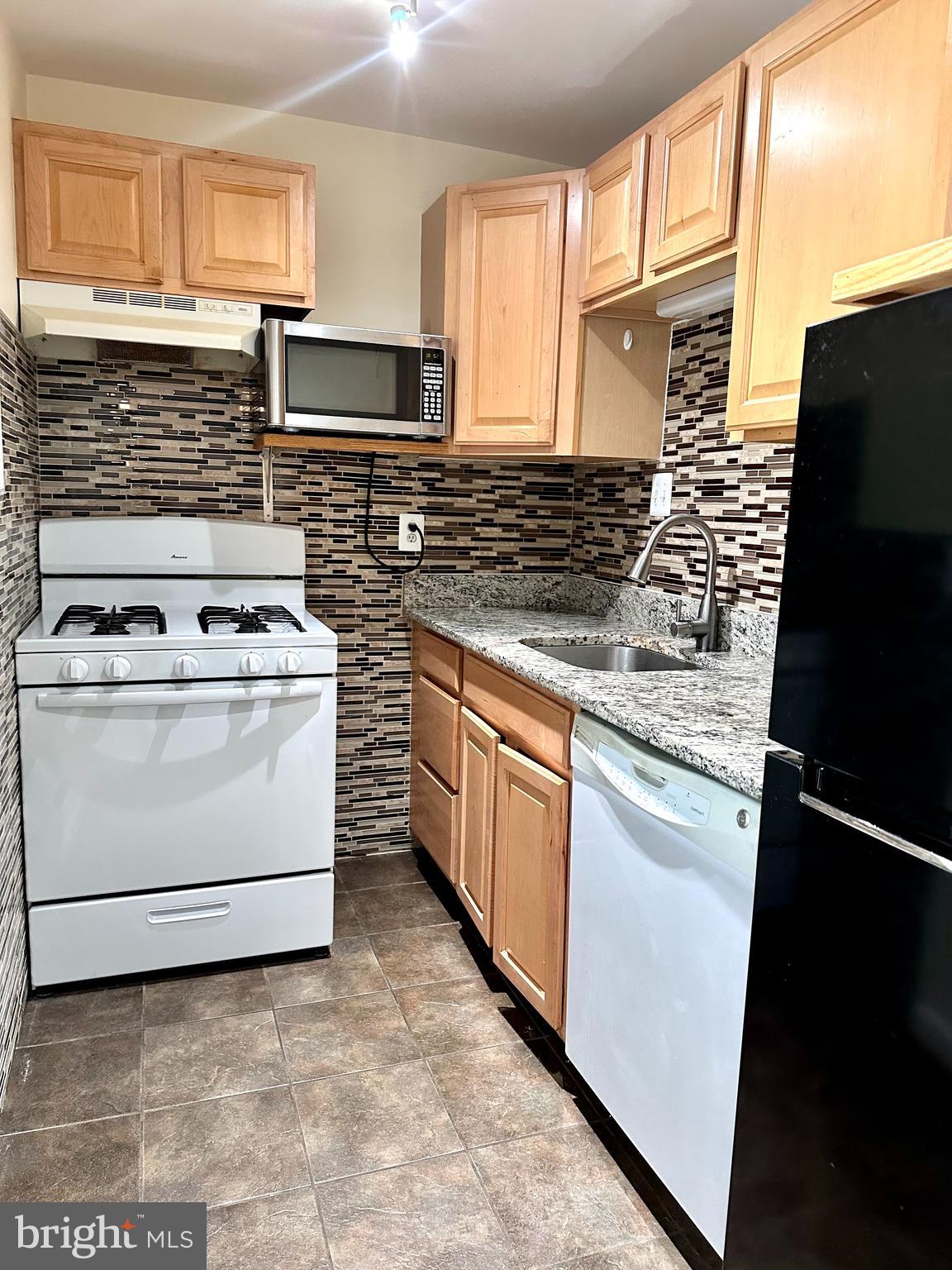 WOODLAKE TOWERS - Residential Lease