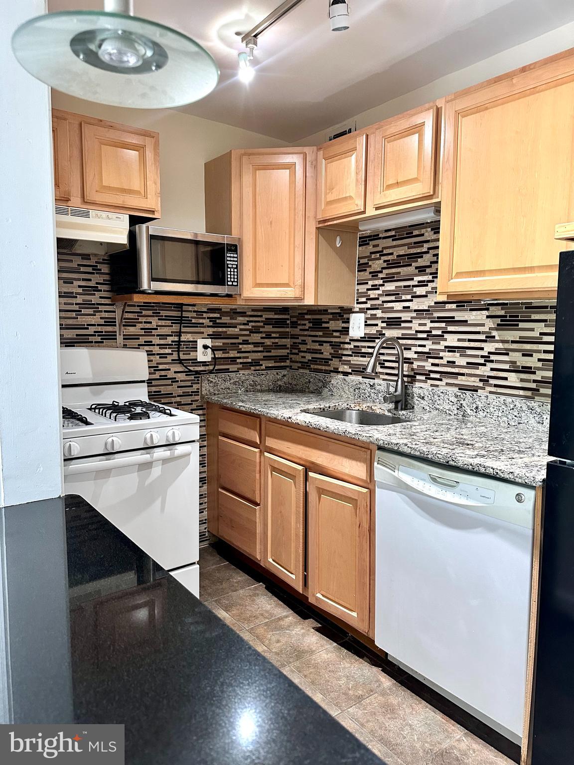 WOODLAKE TOWERS - Residential Lease