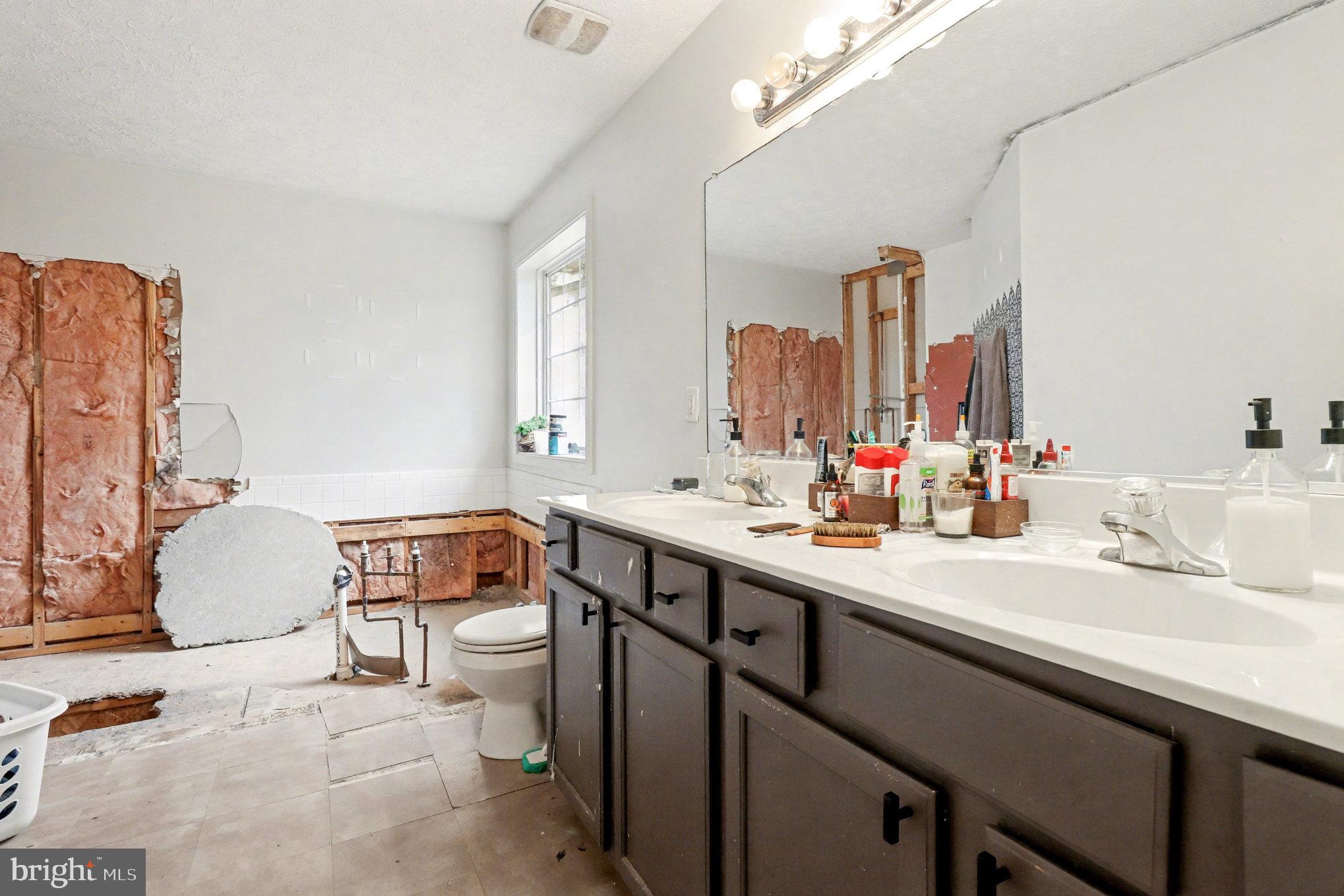 LAKE LAND - Residential