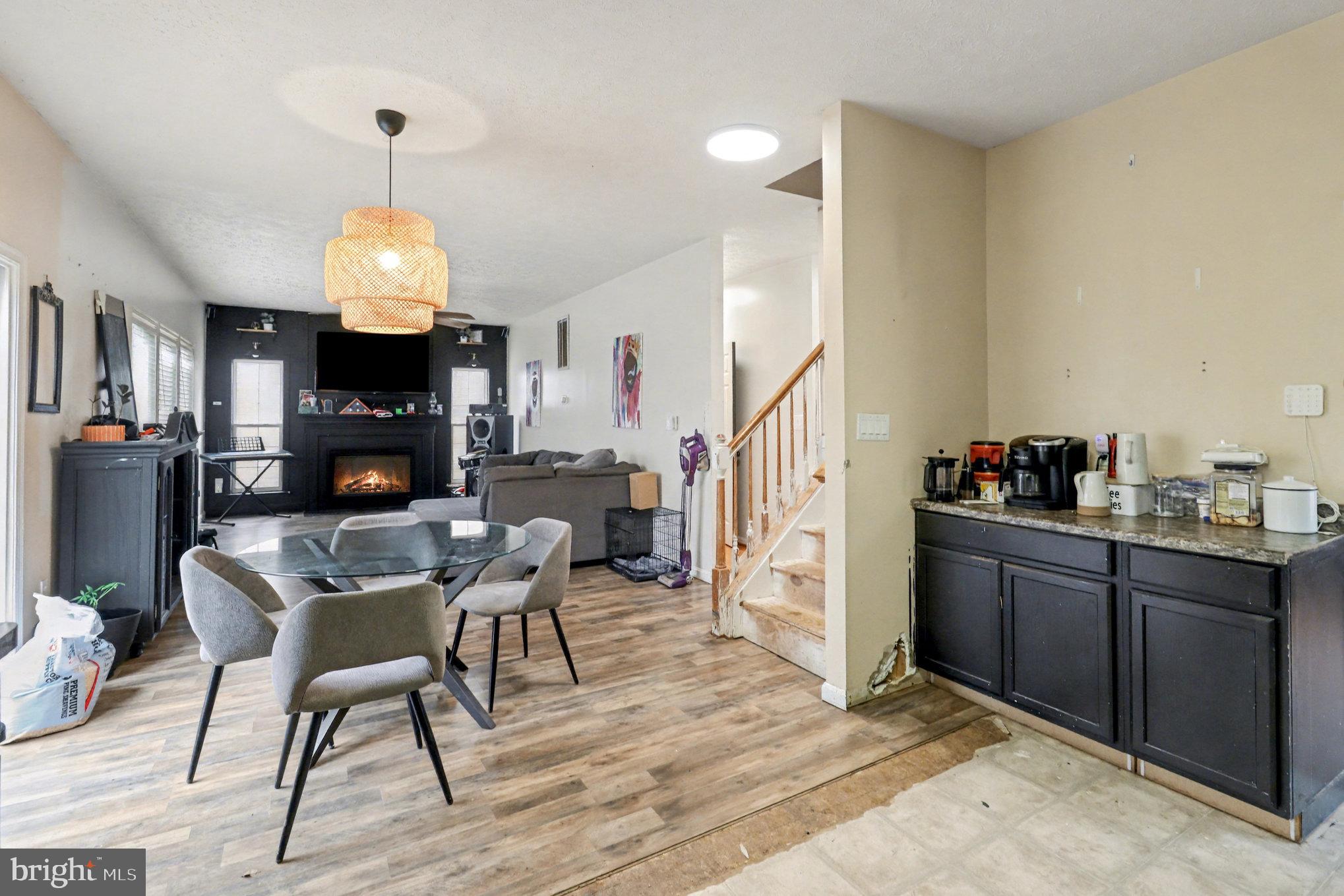 LAKE LAND - Residential