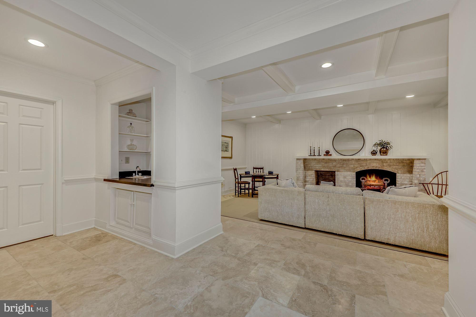 RIVER FALLS - Residential