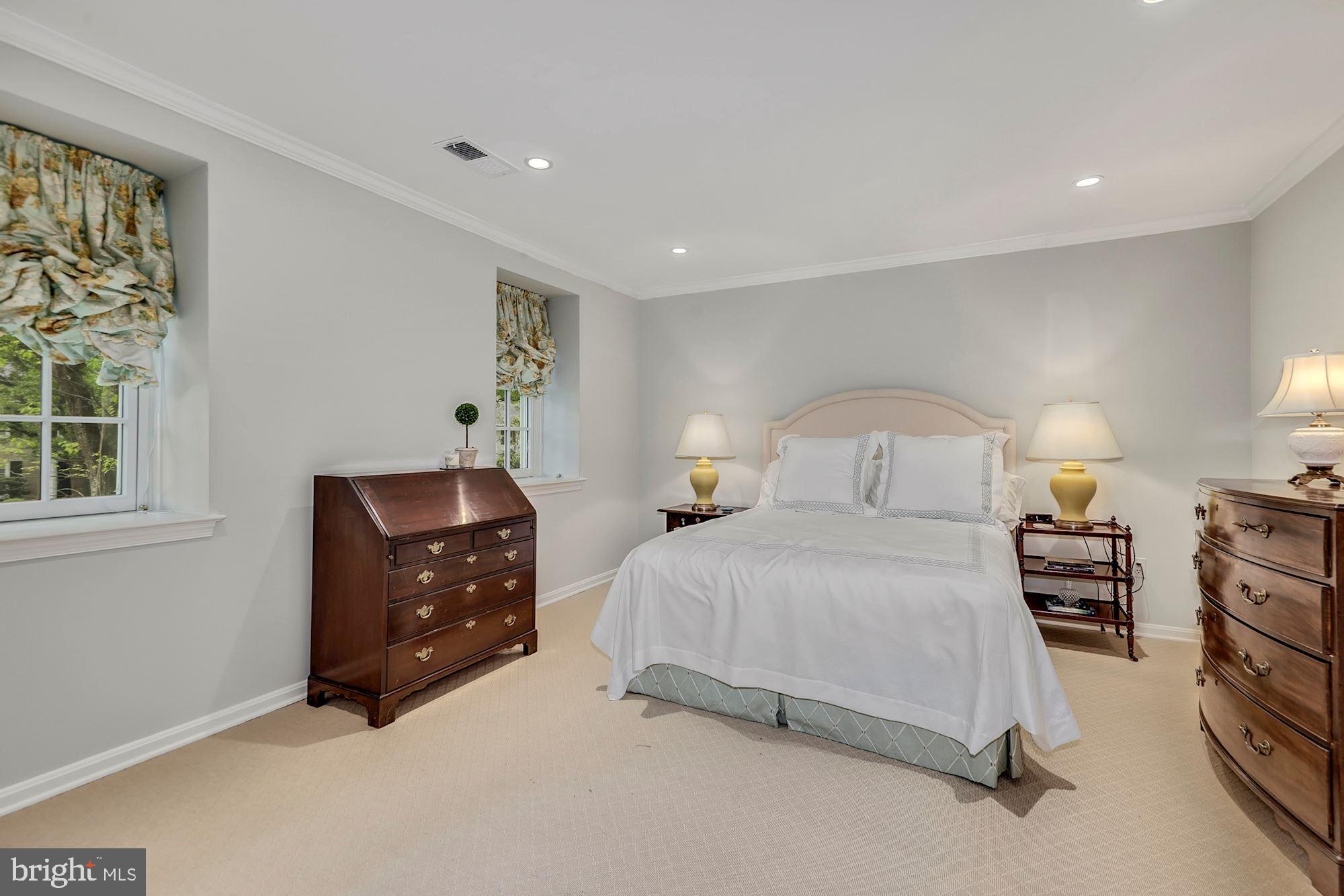 RIVER FALLS - Residential