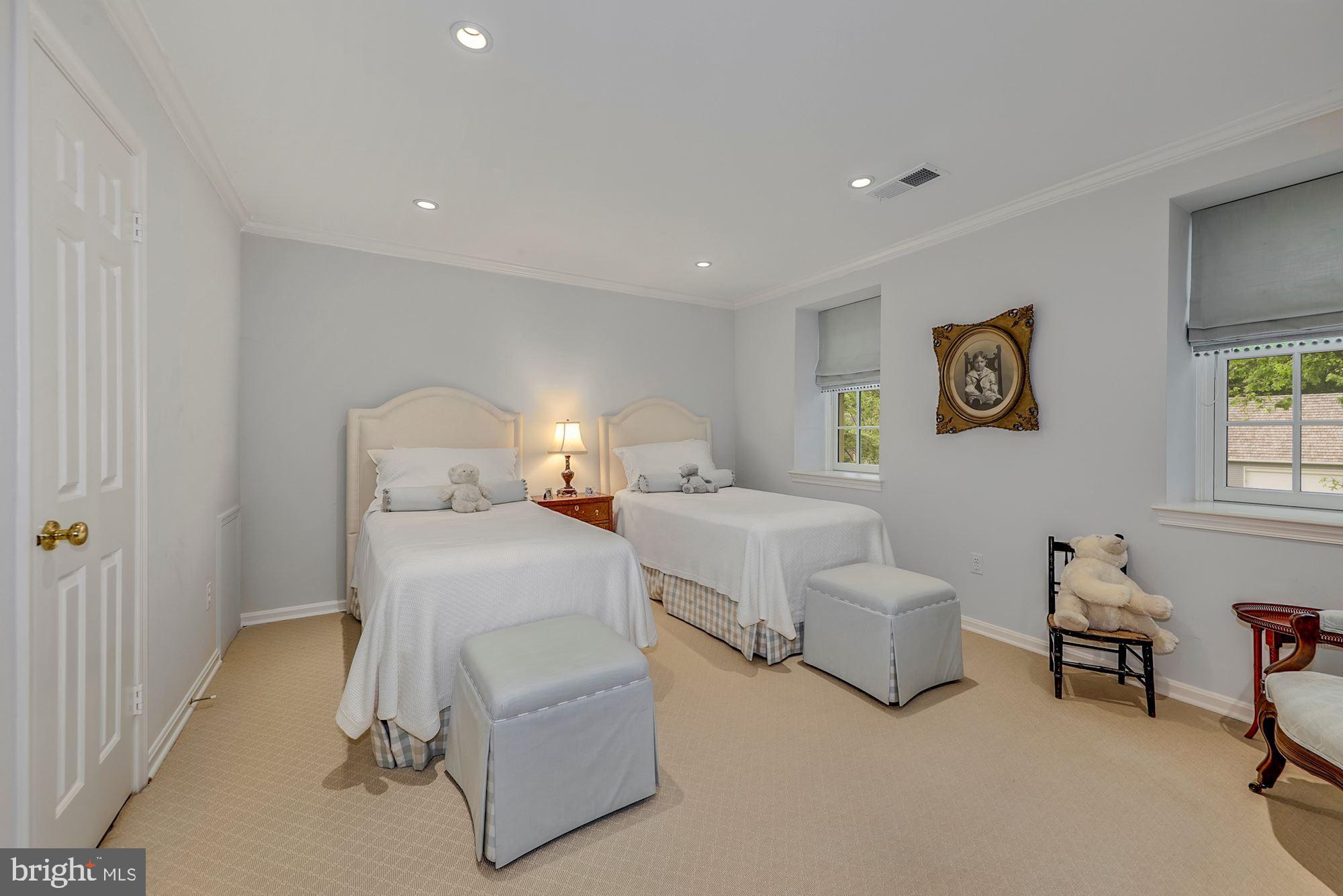 RIVER FALLS - Residential