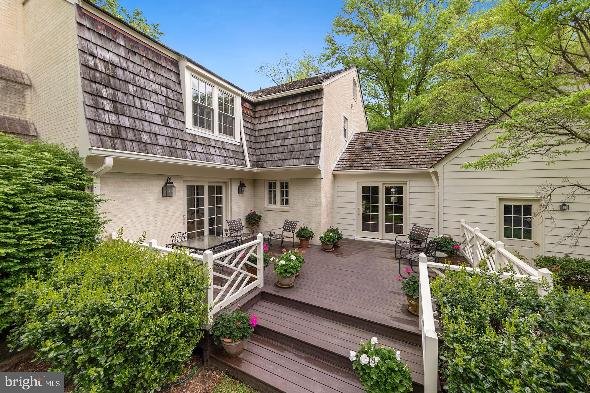 RIVER FALLS - Residential