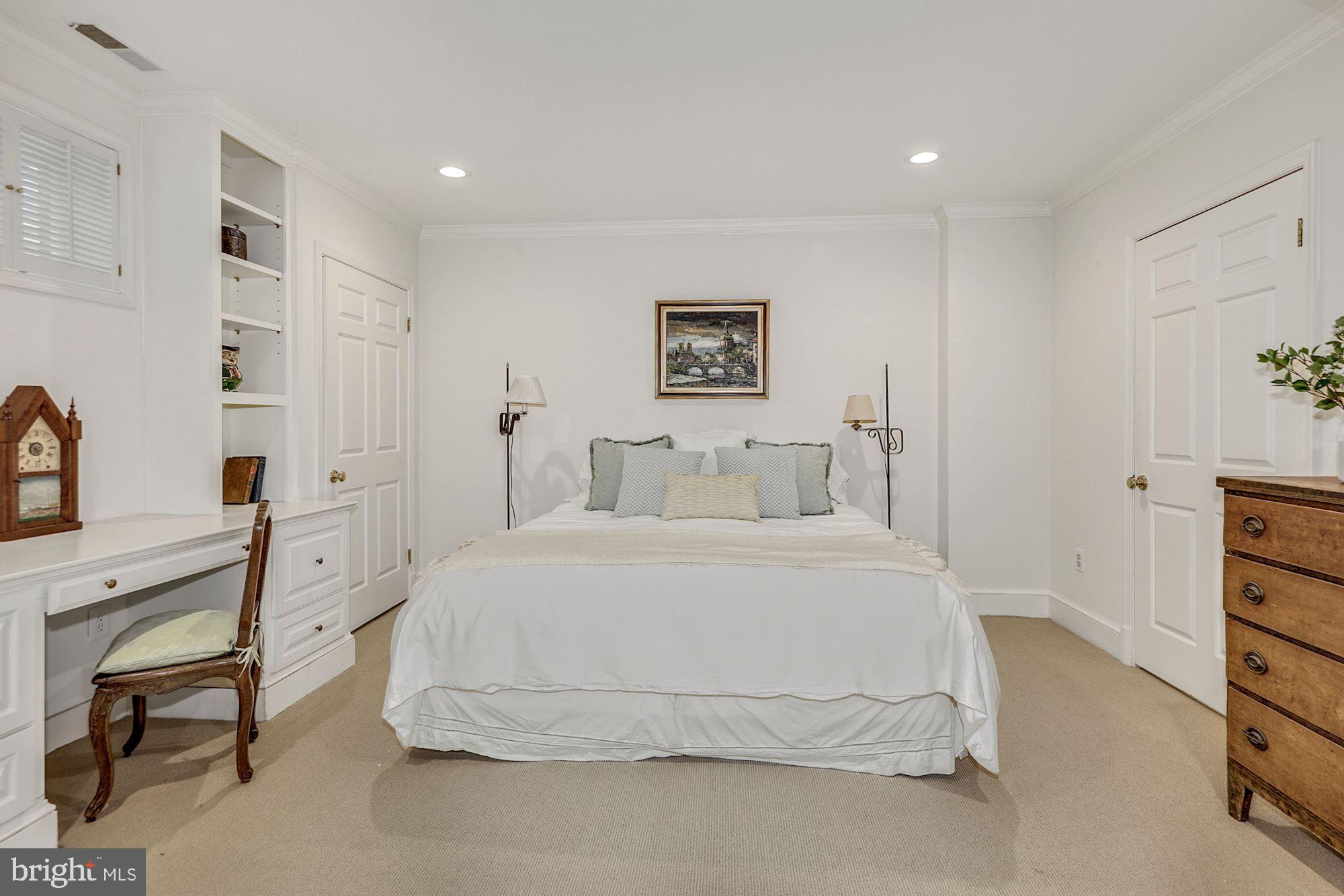 RIVER FALLS - Residential