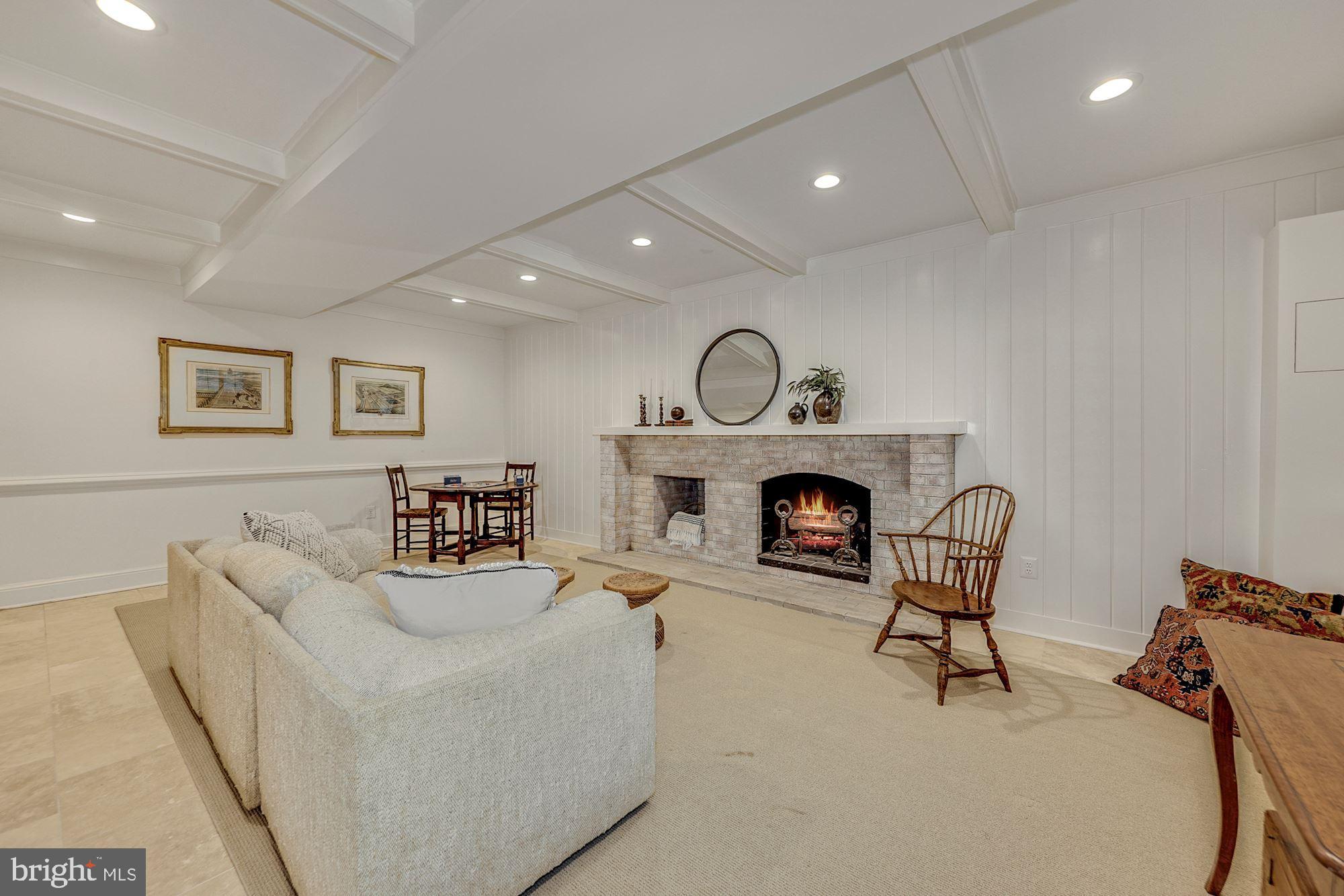 RIVER FALLS - Residential