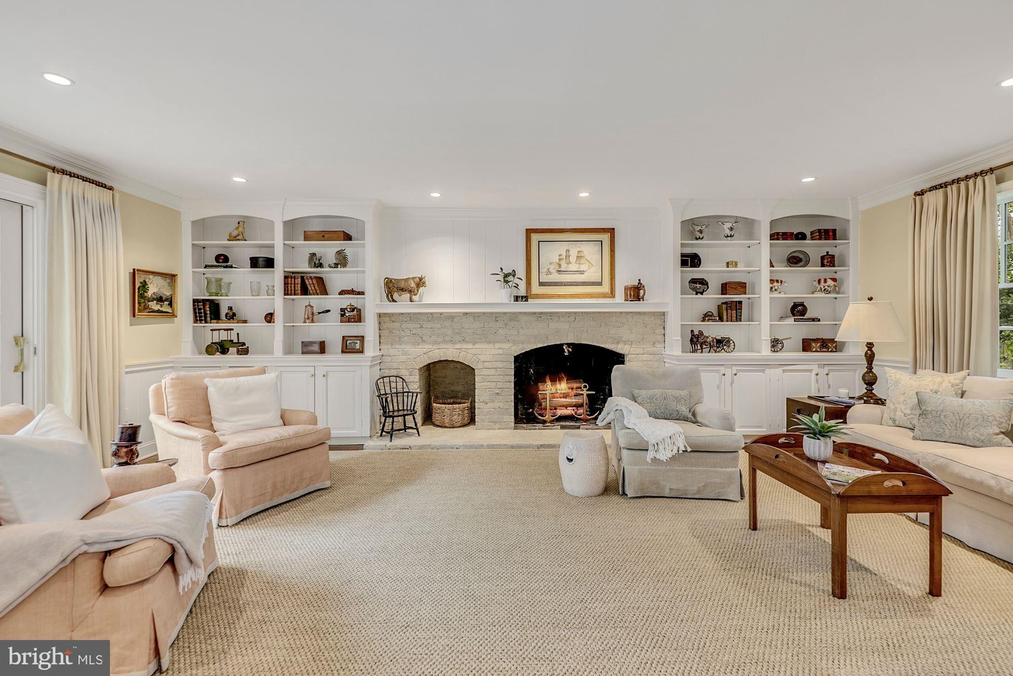 RIVER FALLS - Residential