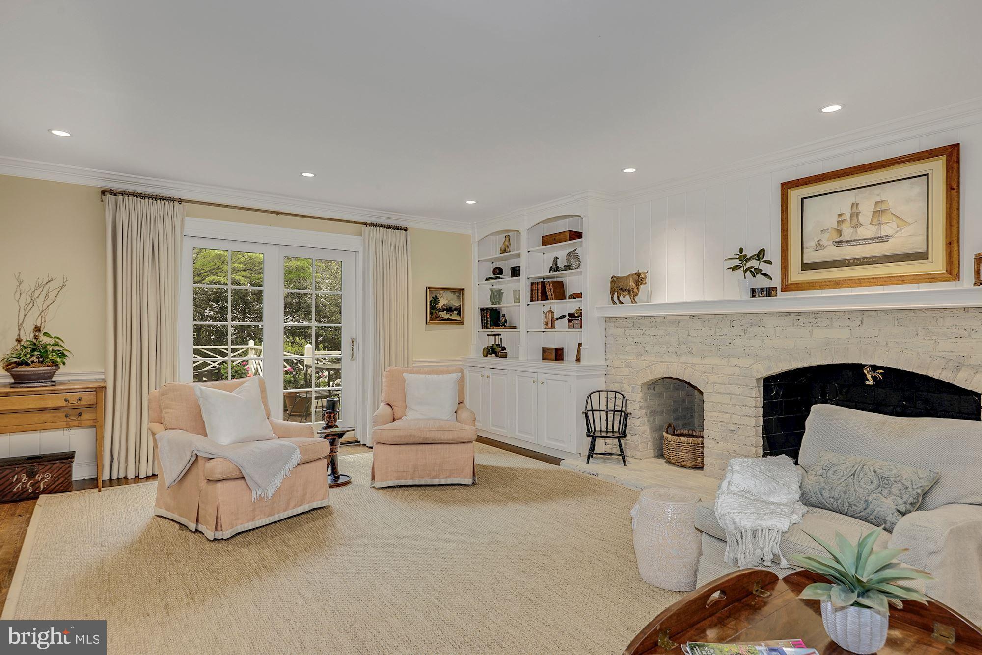 RIVER FALLS - Residential