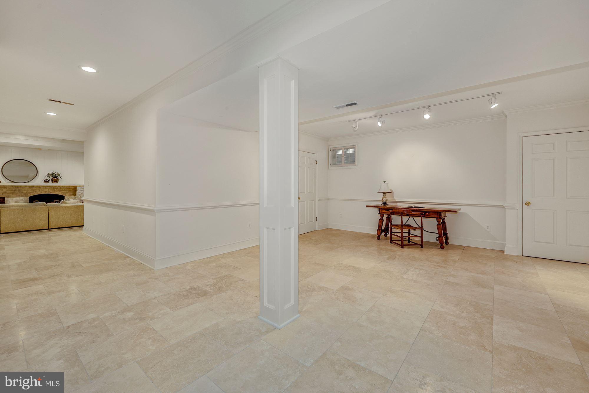 RIVER FALLS - Residential