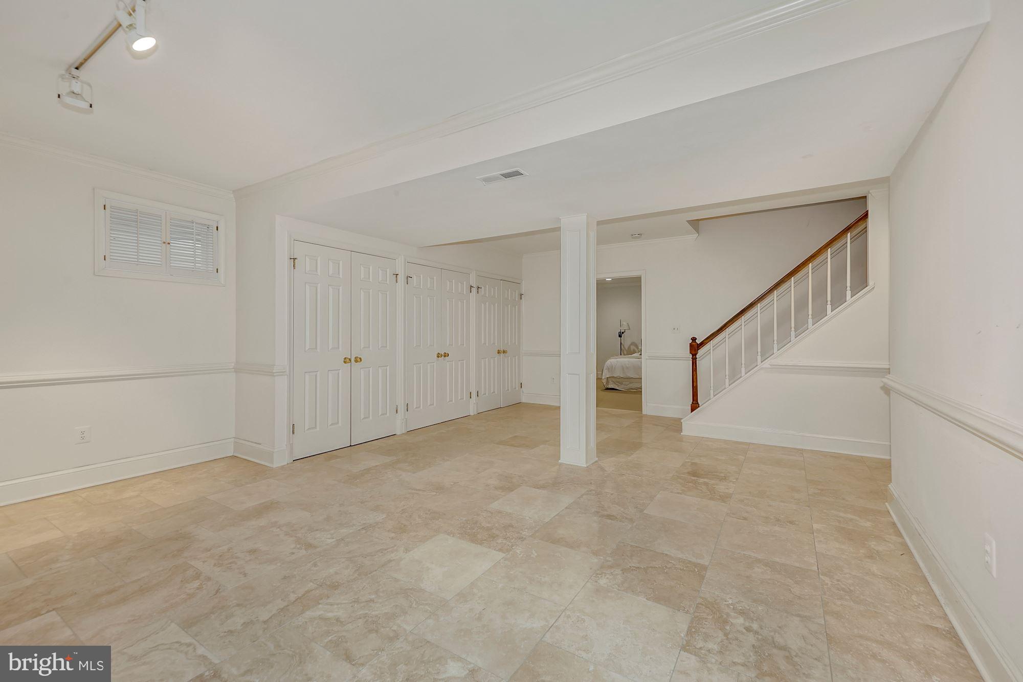 RIVER FALLS - Residential