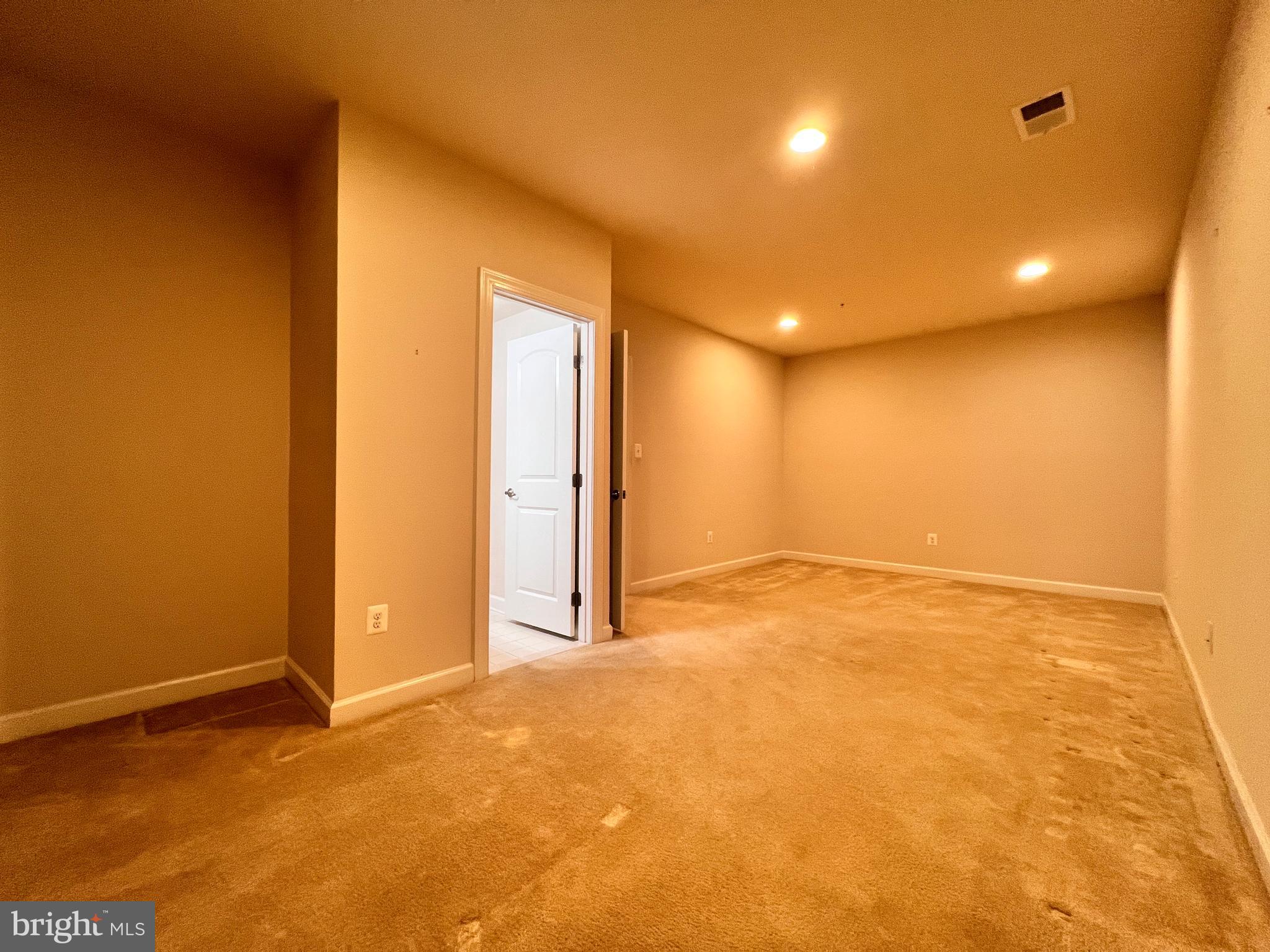 WATKINS MILL TOWN CENTER - Residential Lease