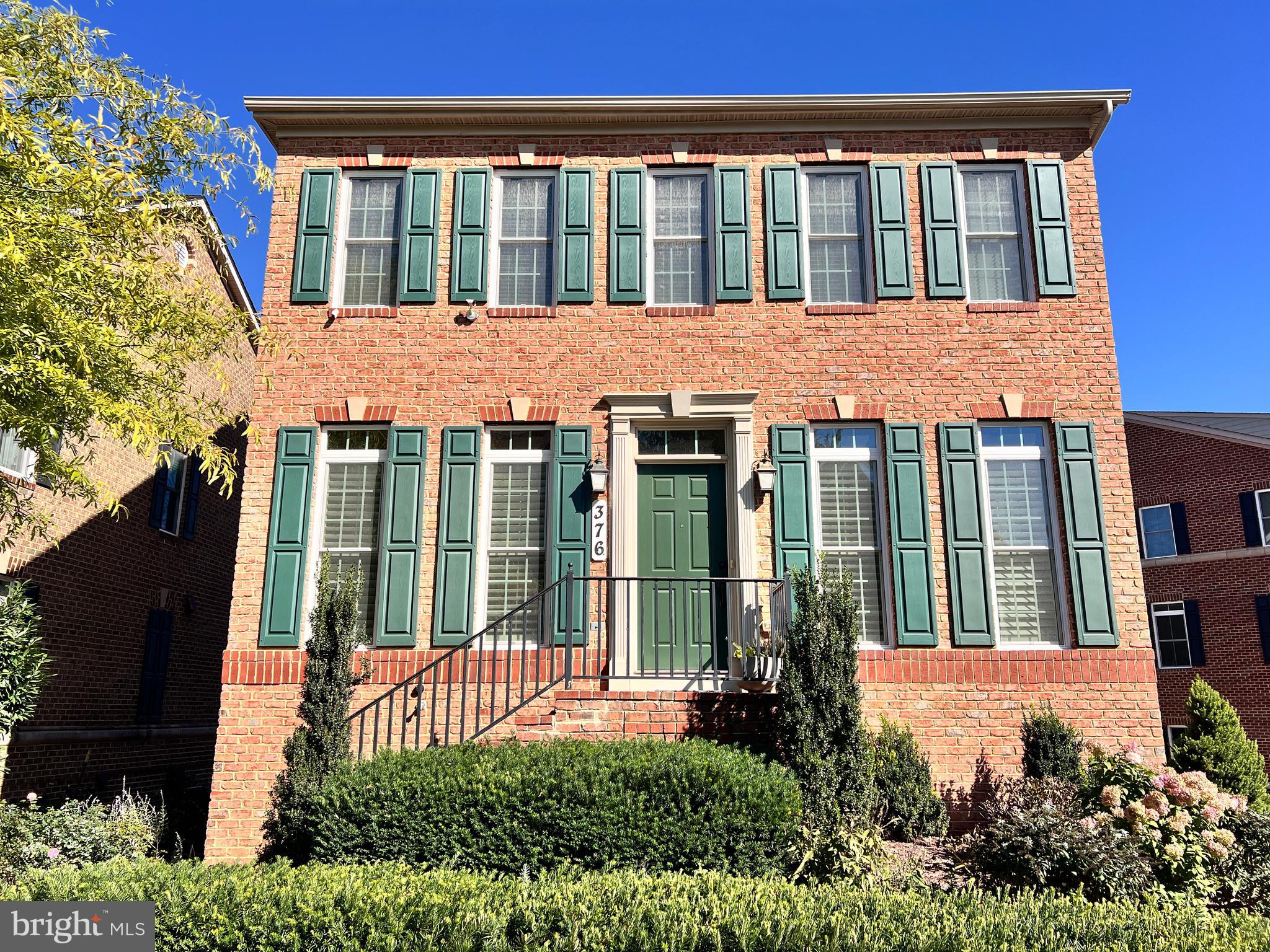 376 PARKVIEW AVENUE