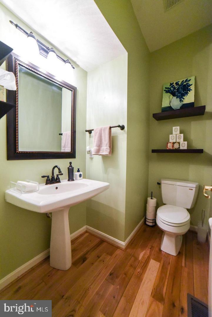 SYCAMORE HOLLOW OF WLDWD - Residential Lease