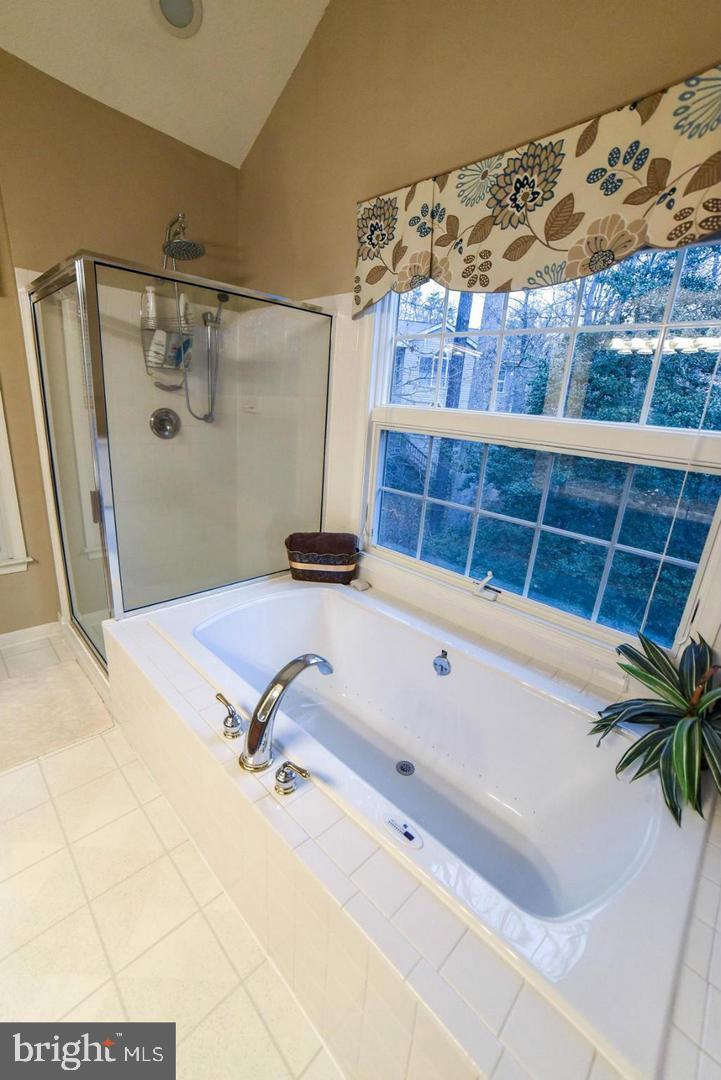 SYCAMORE HOLLOW OF WLDWD - Residential Lease