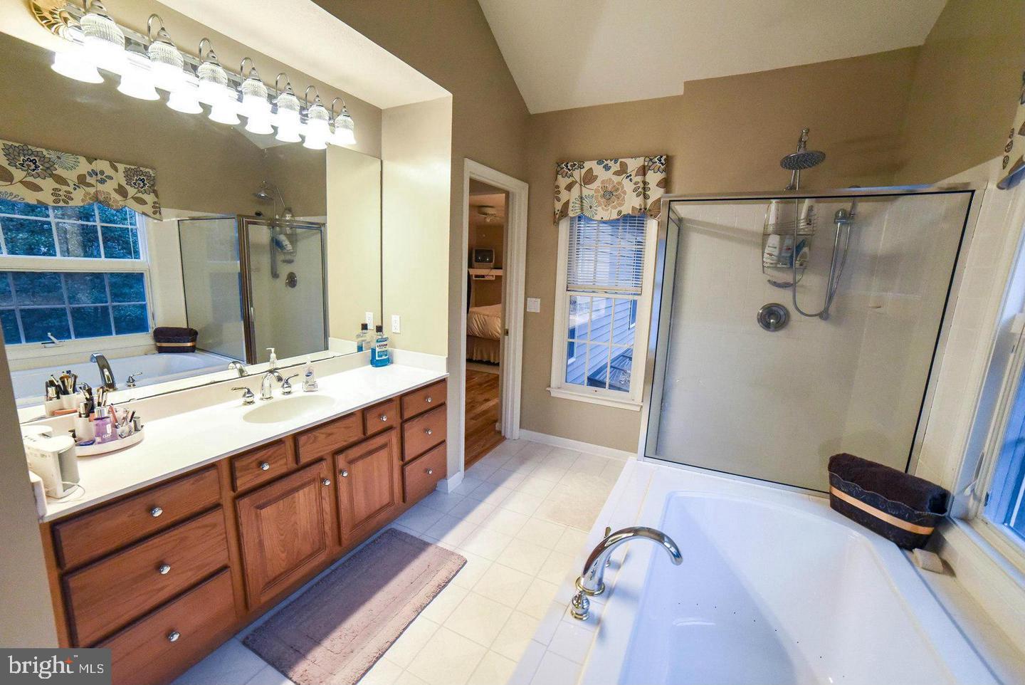 SYCAMORE HOLLOW OF WLDWD - Residential Lease