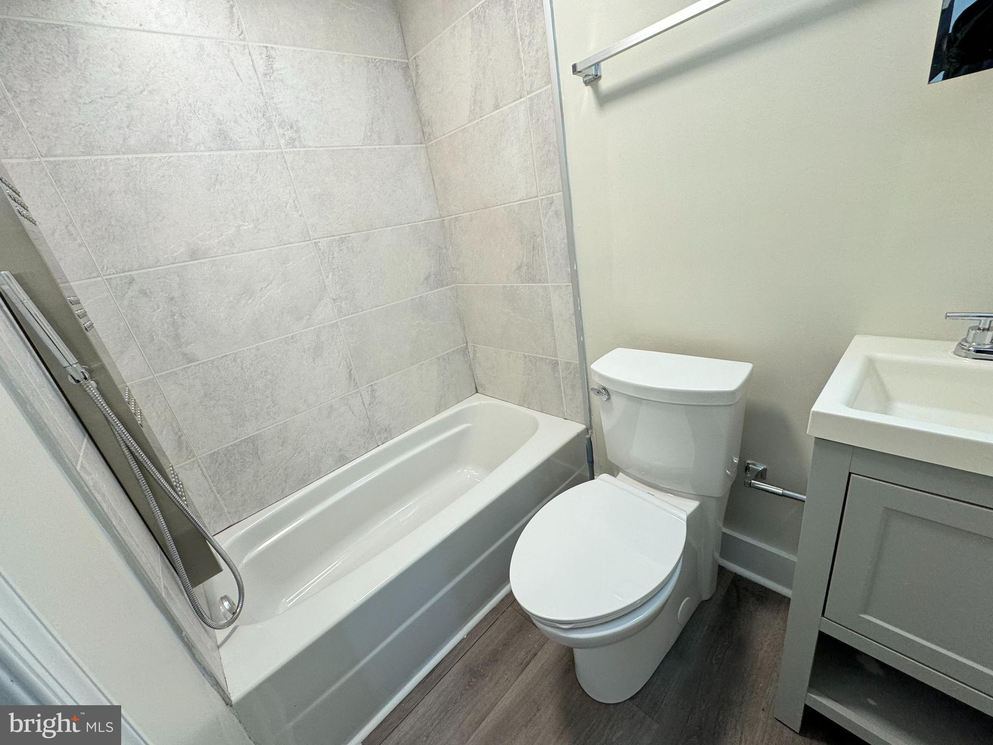 KENSINGTON - Residential