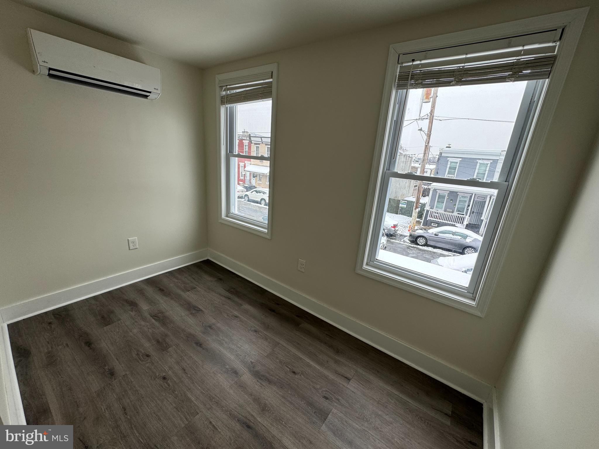 KENSINGTON - Residential