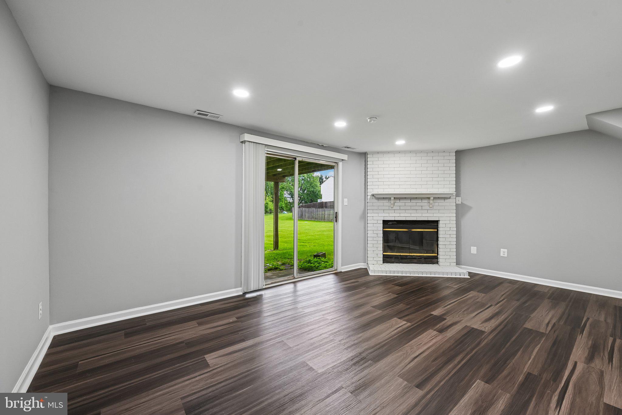 FAIRBROOK - Residential