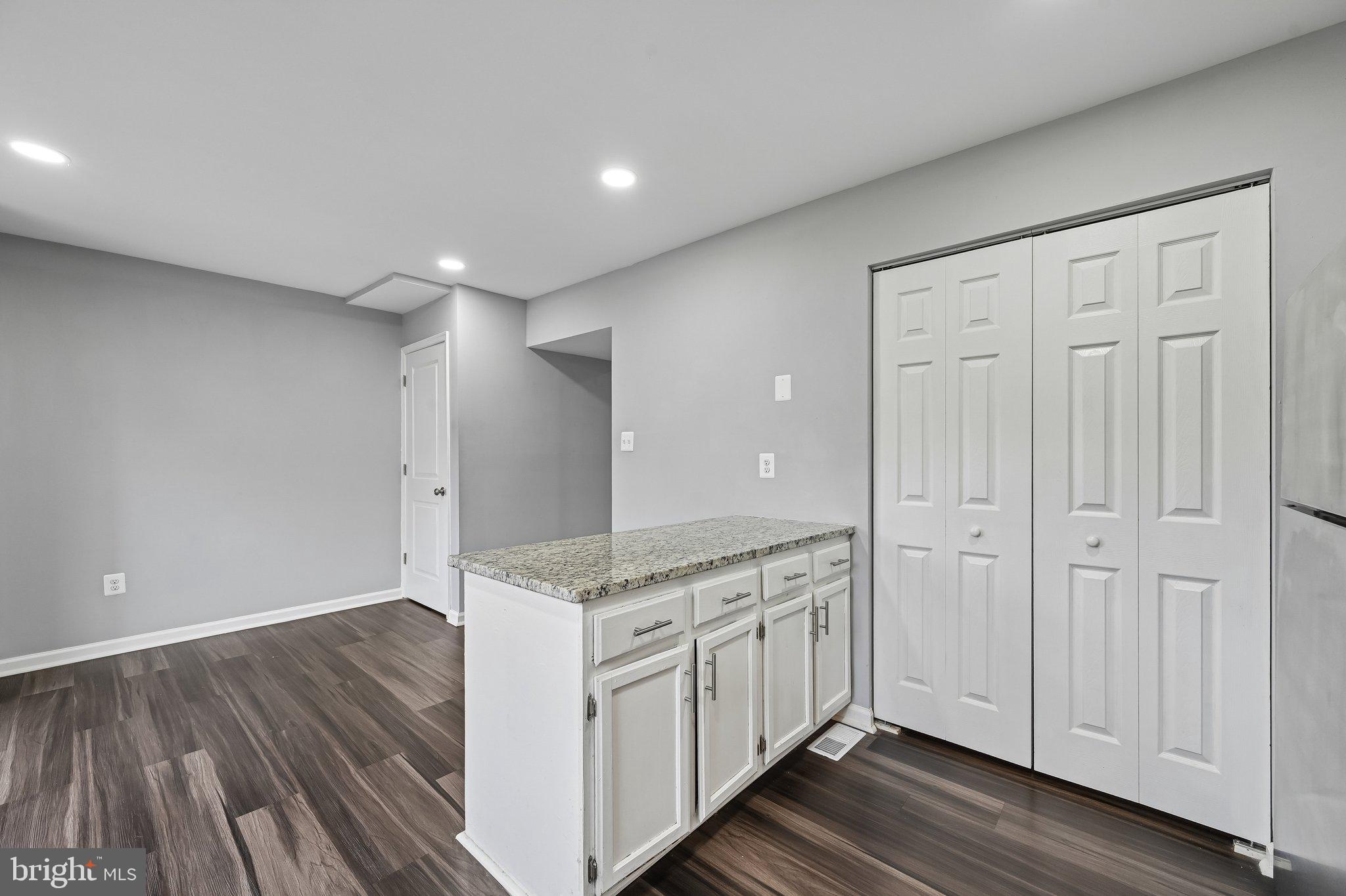 FAIRBROOK - Residential