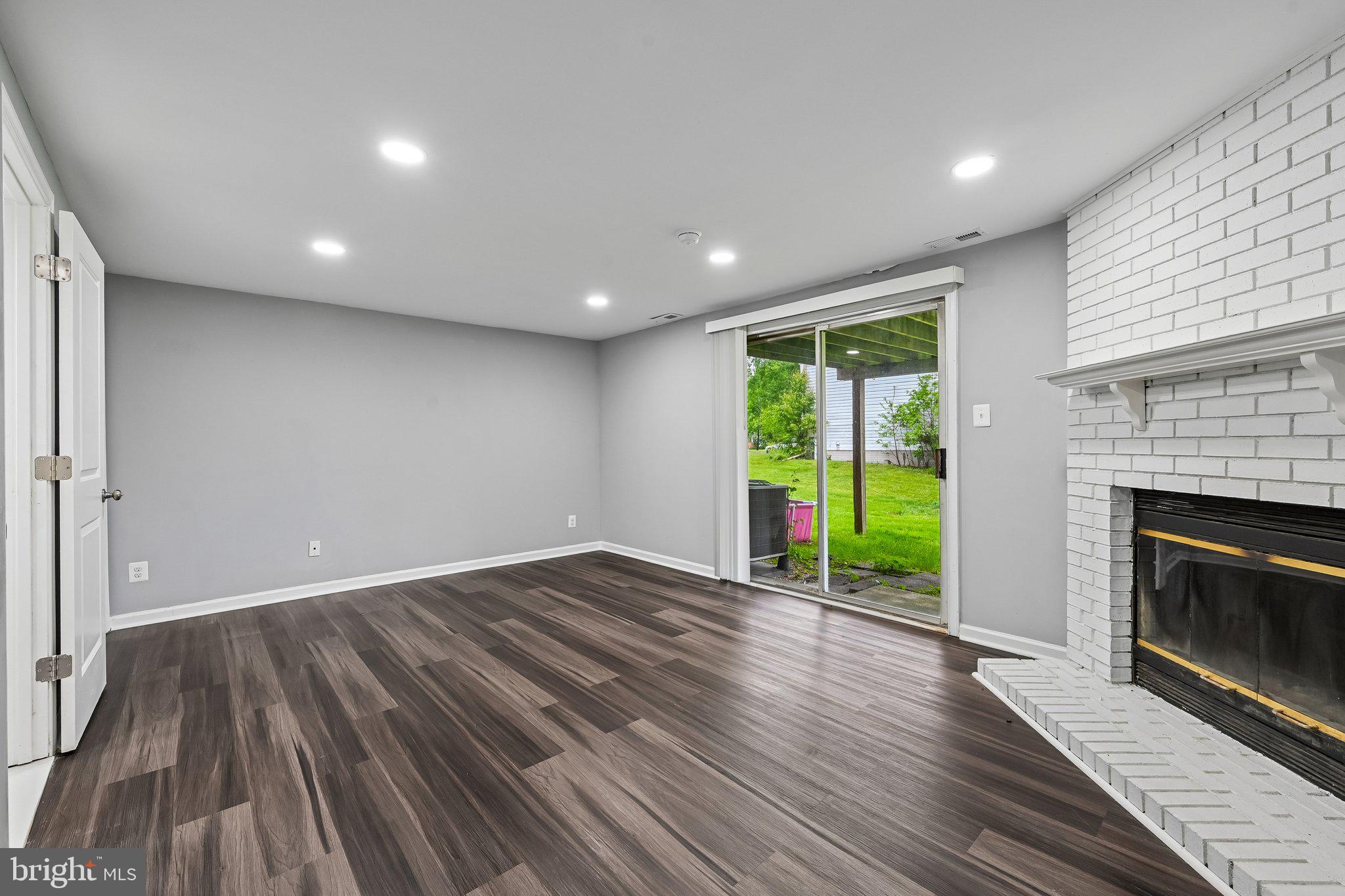 FAIRBROOK - Residential