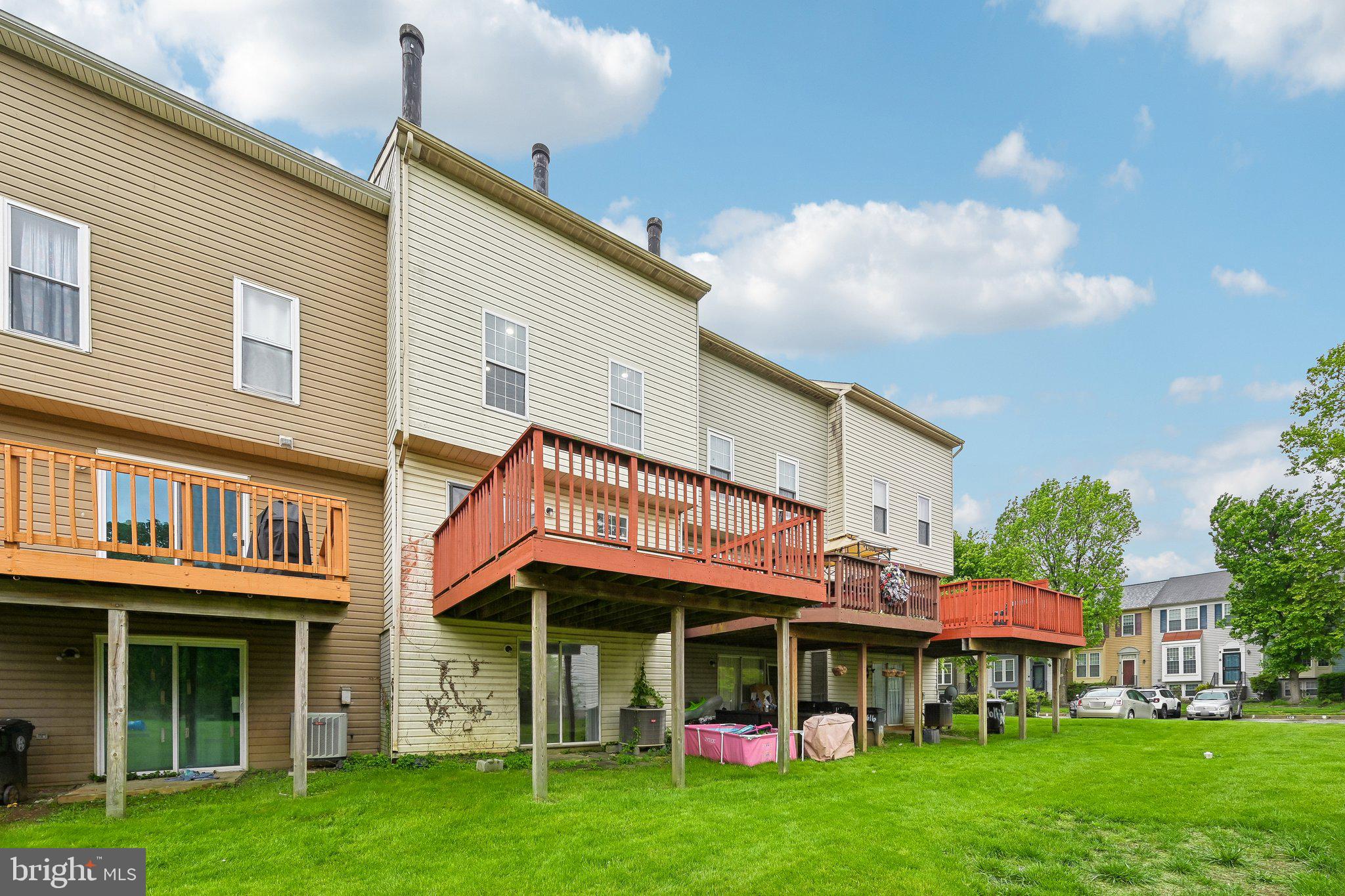 FAIRBROOK - Residential