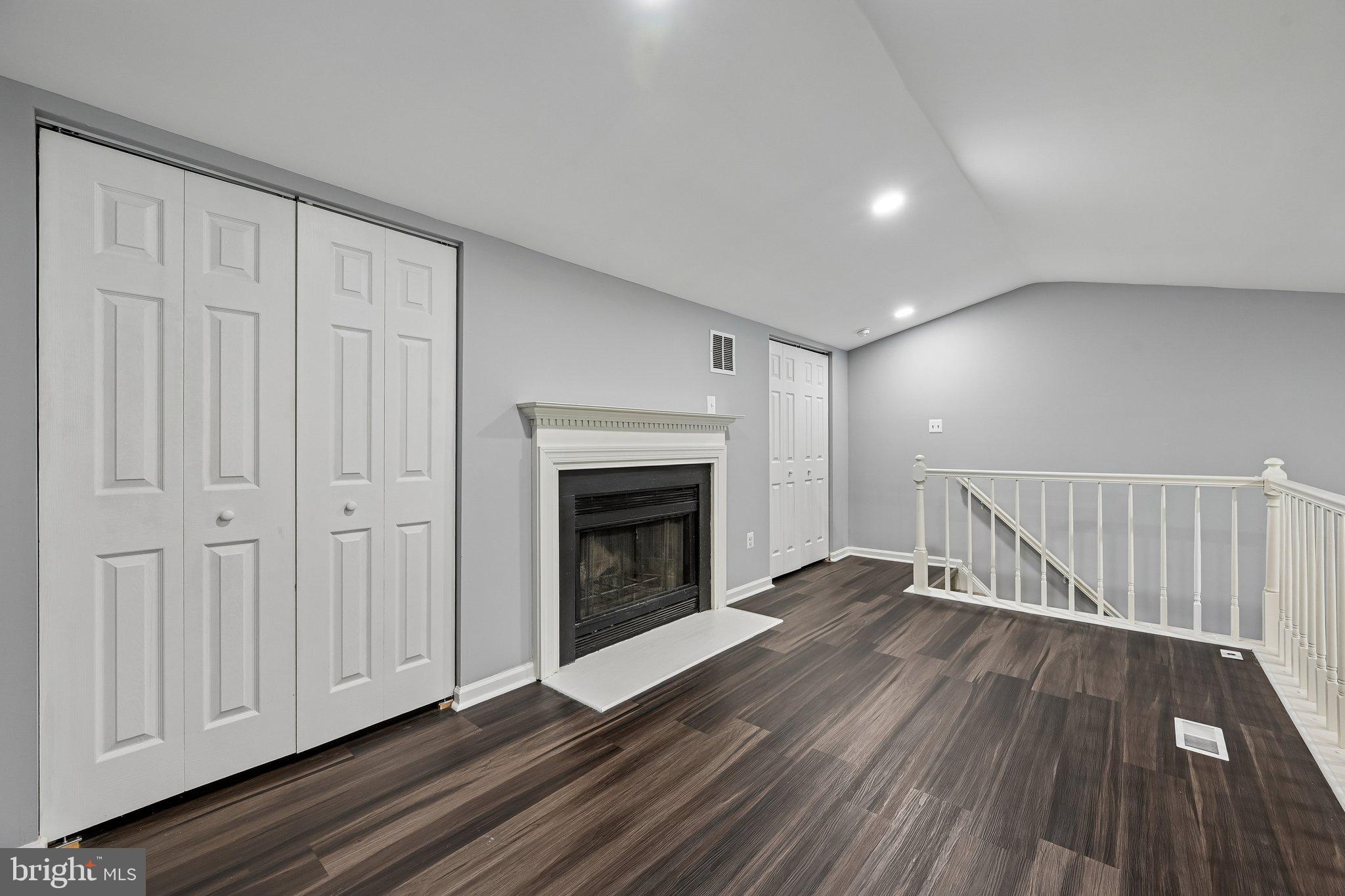 FAIRBROOK - Residential