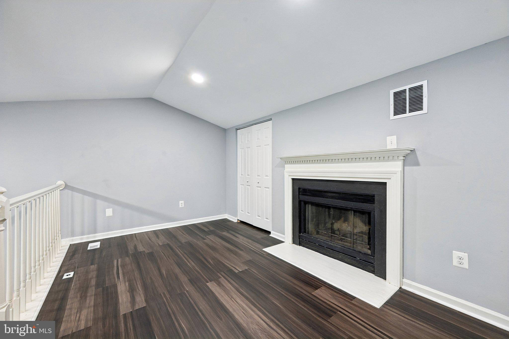 FAIRBROOK - Residential
