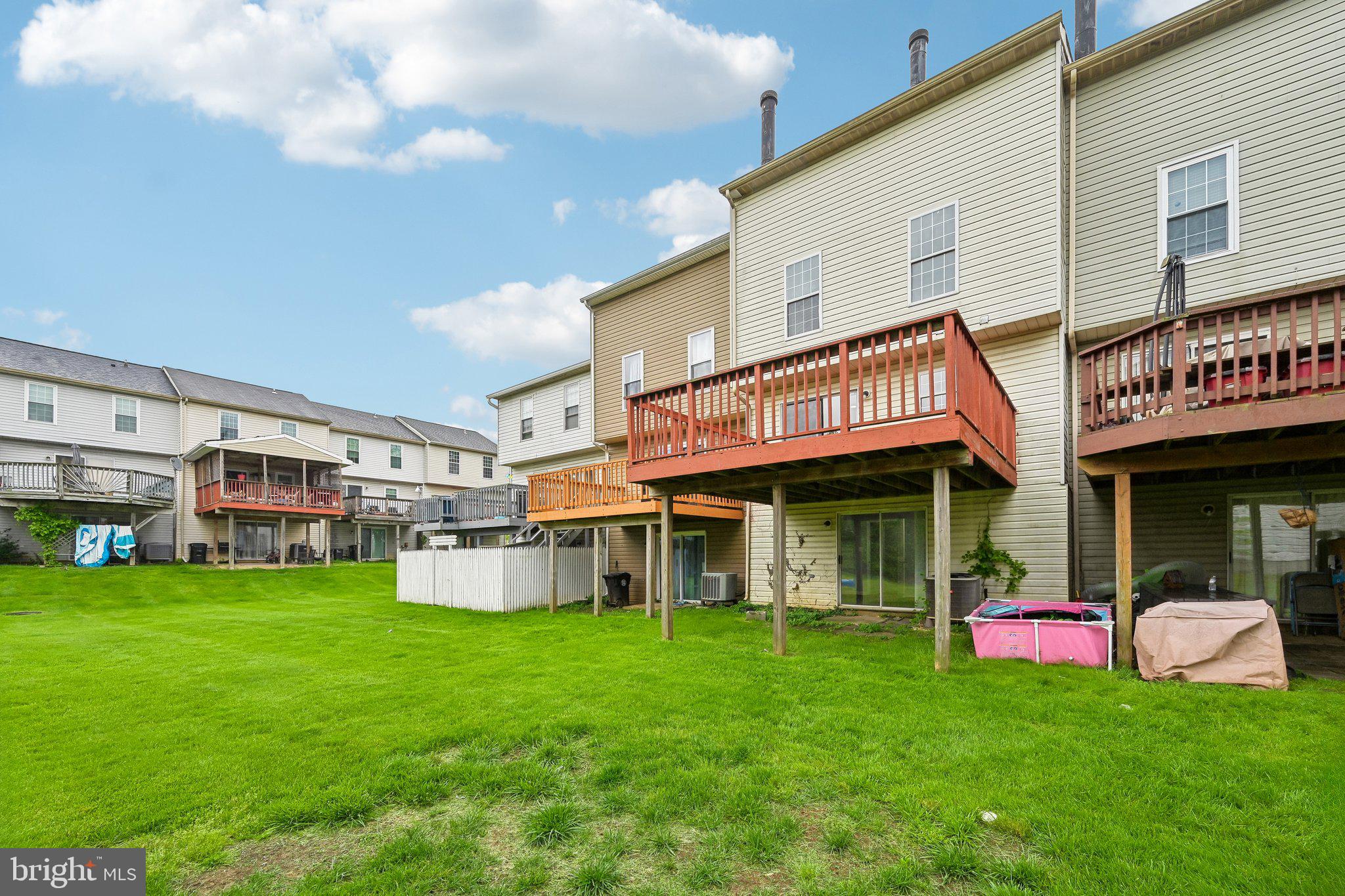 FAIRBROOK - Residential
