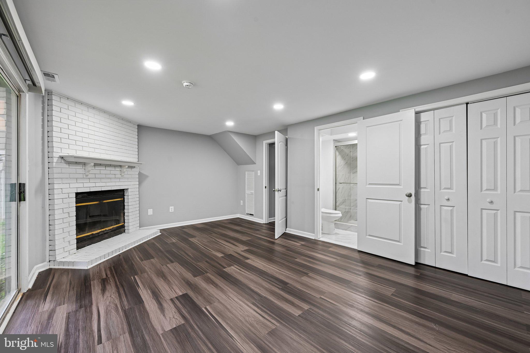 FAIRBROOK - Residential