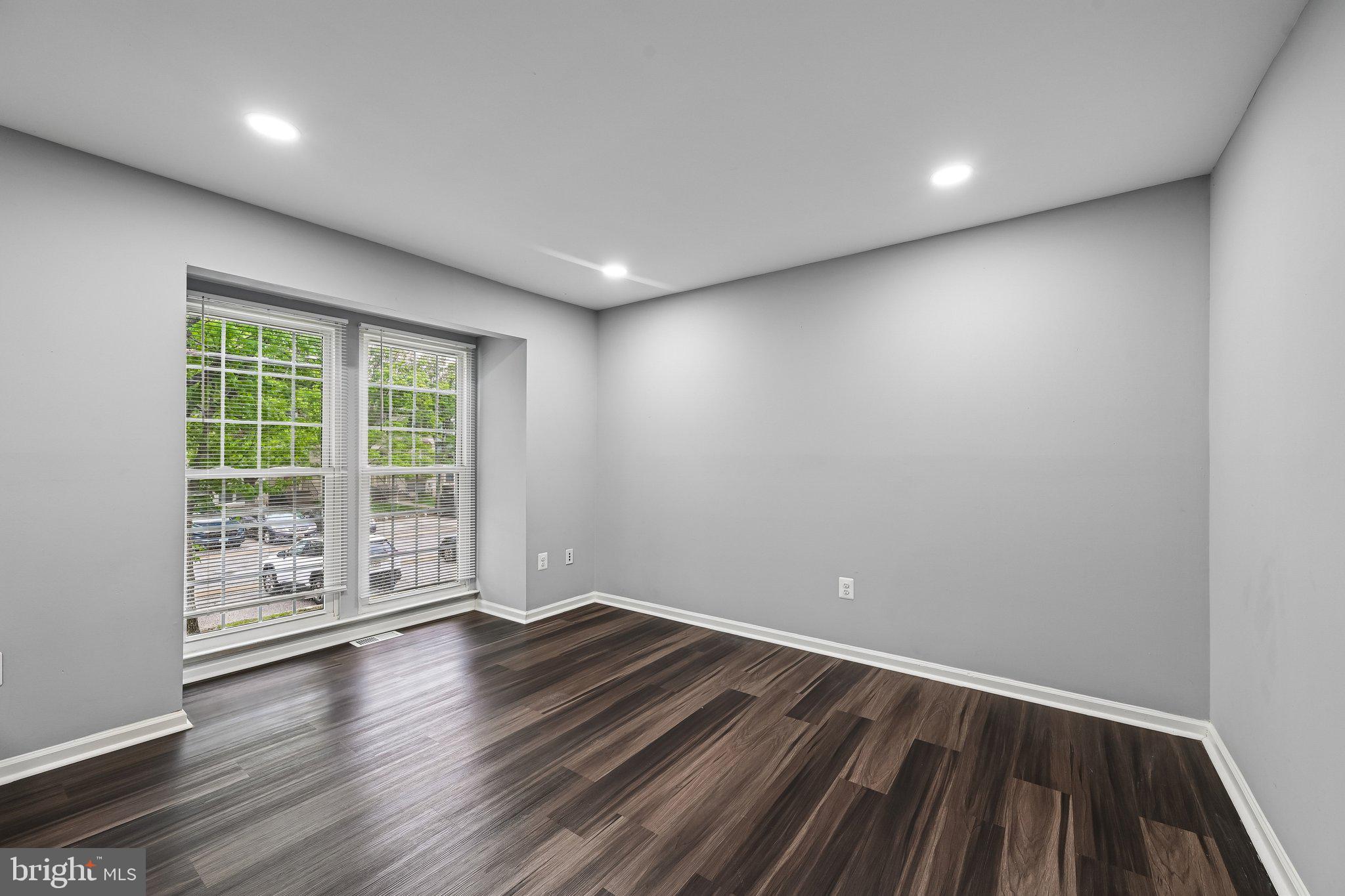 FAIRBROOK - Residential