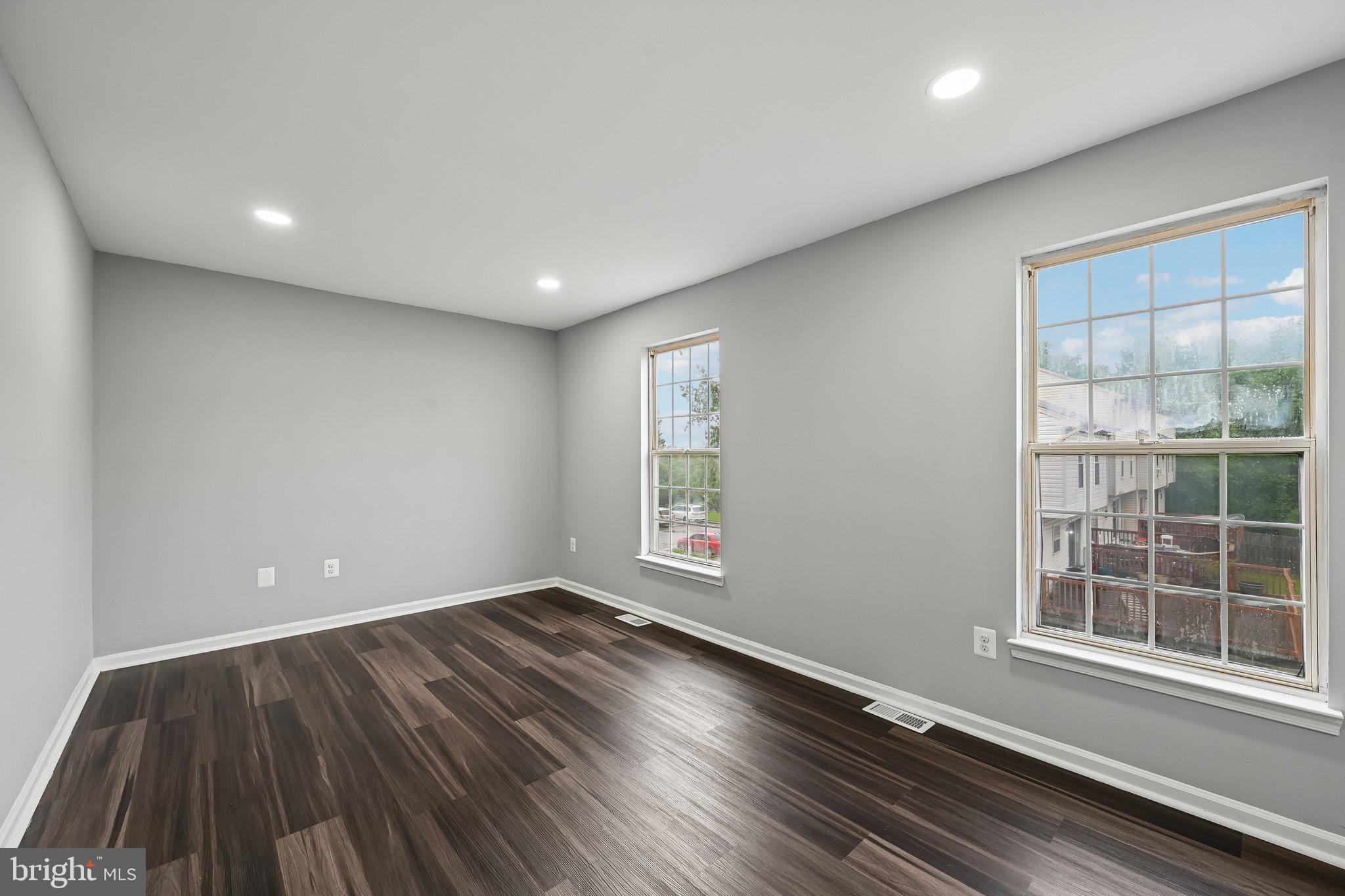 FAIRBROOK - Residential
