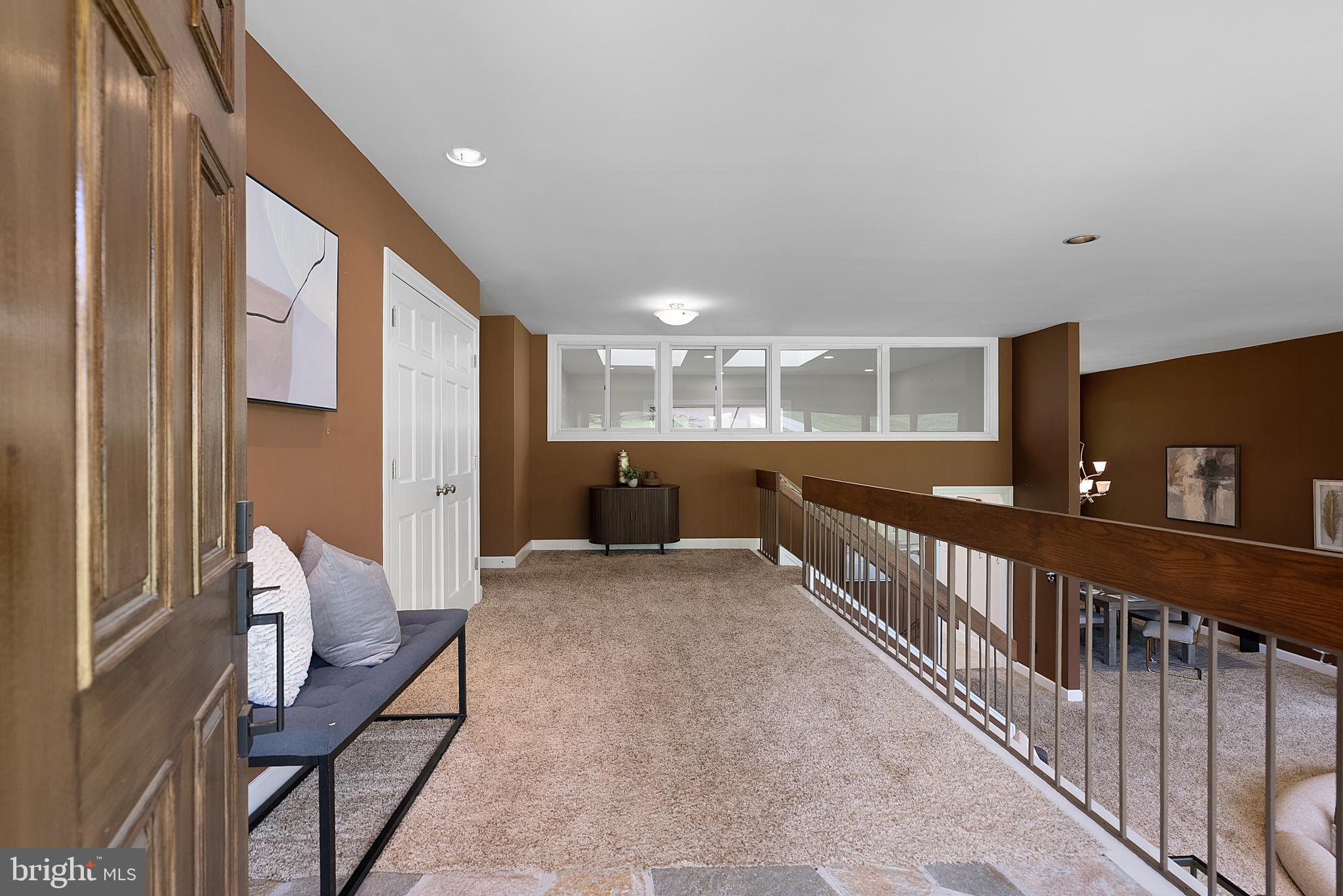 MANOR HILL - Residential