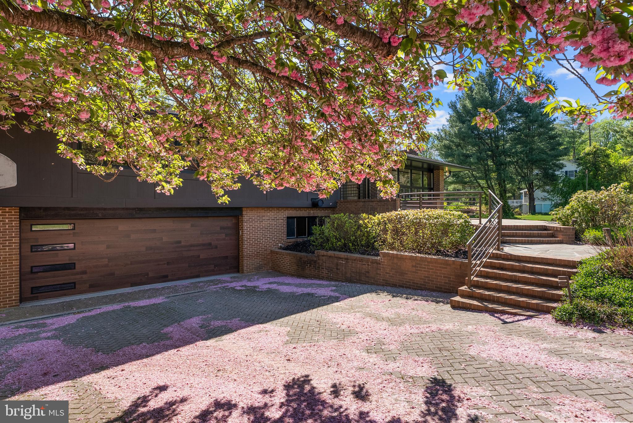 MANOR HILL - Residential