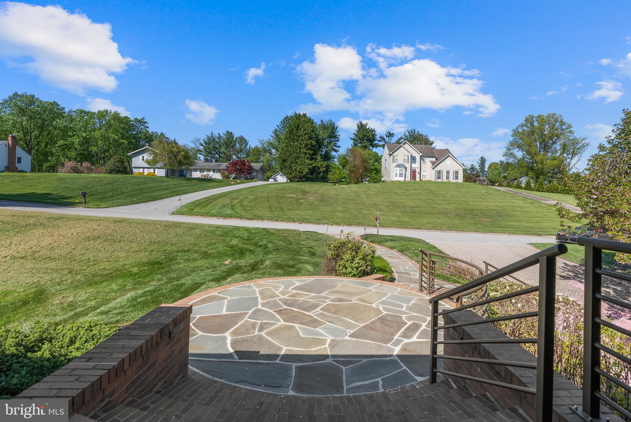 MANOR HILL - Residential