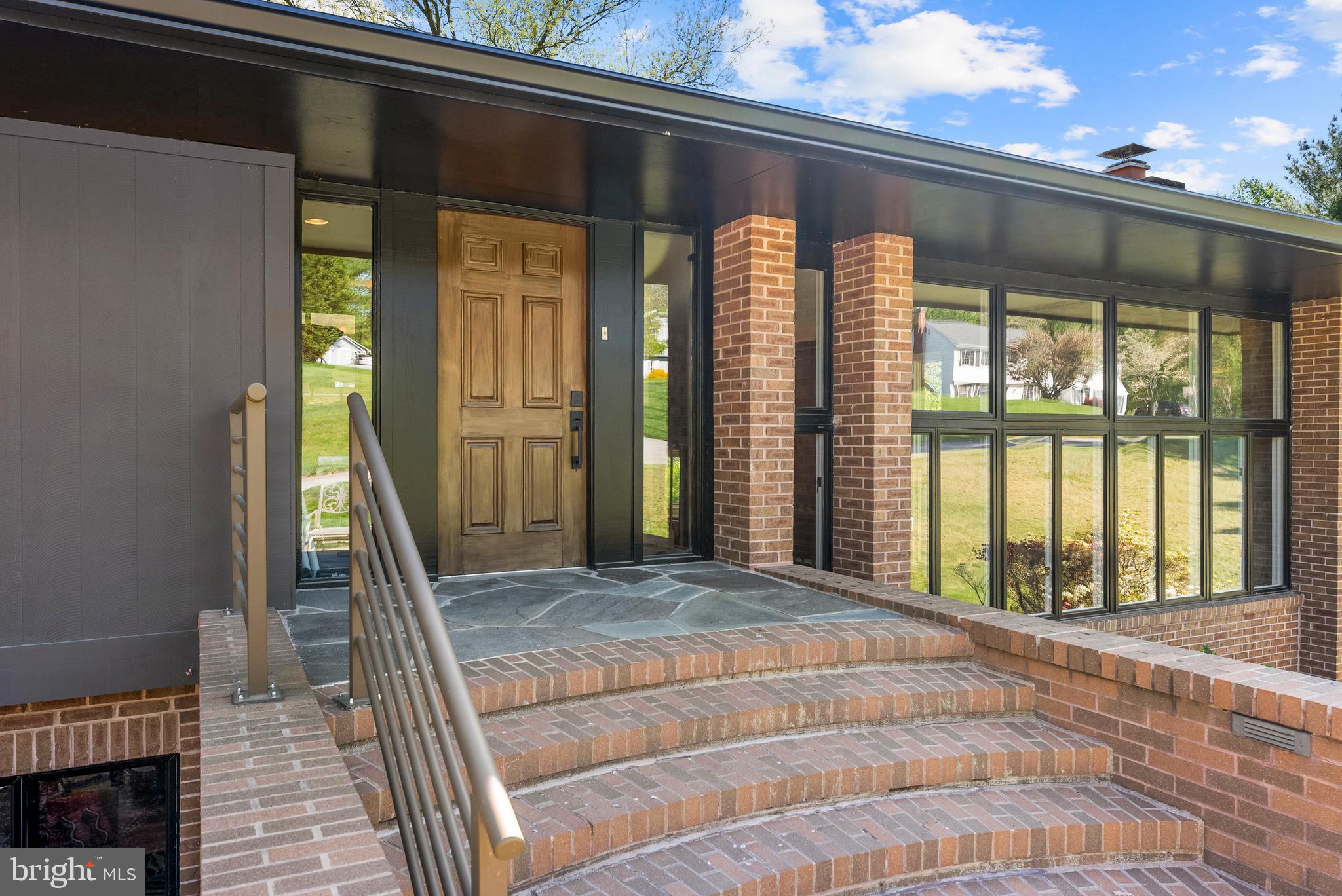 MANOR HILL - Residential