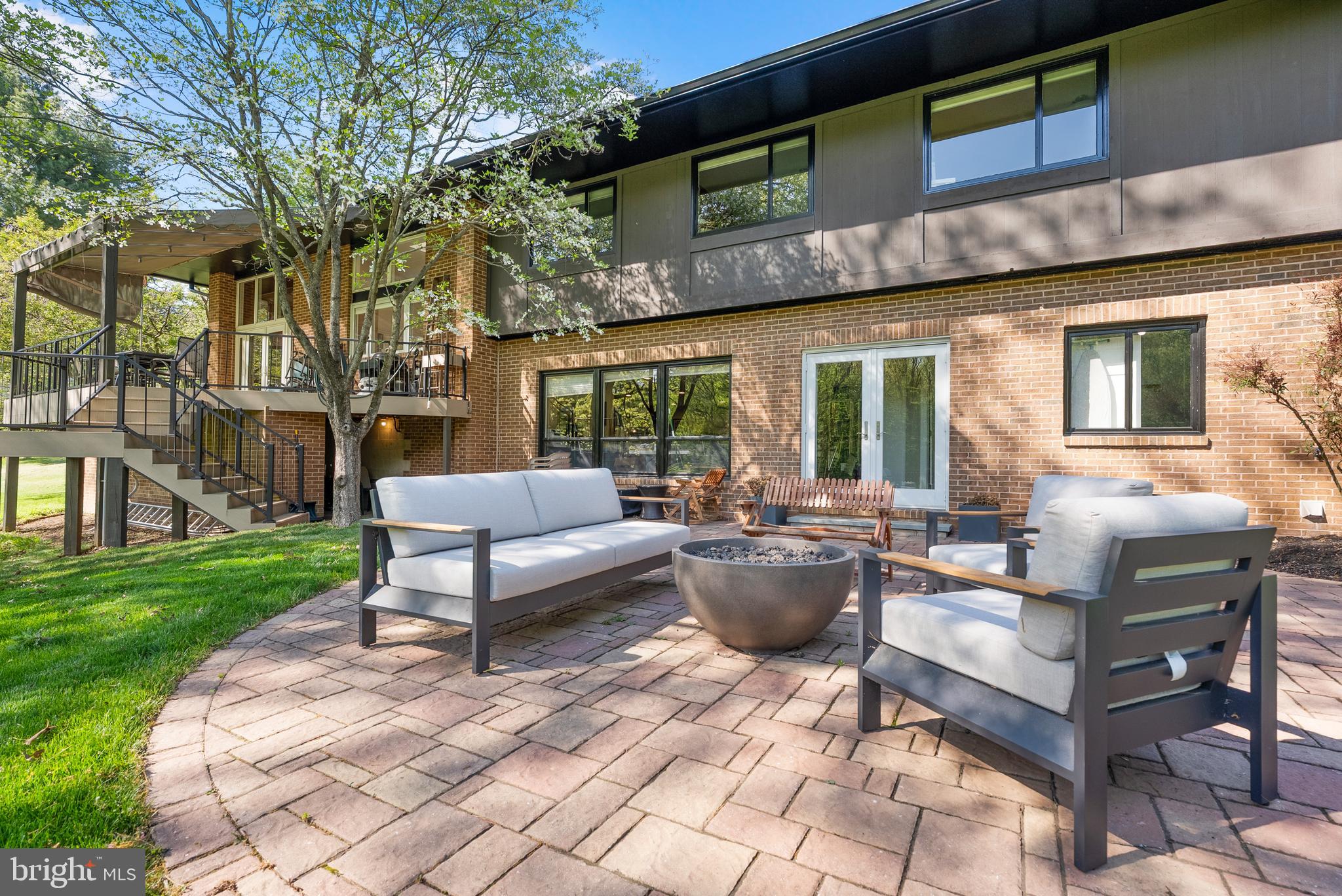 MANOR HILL - Residential