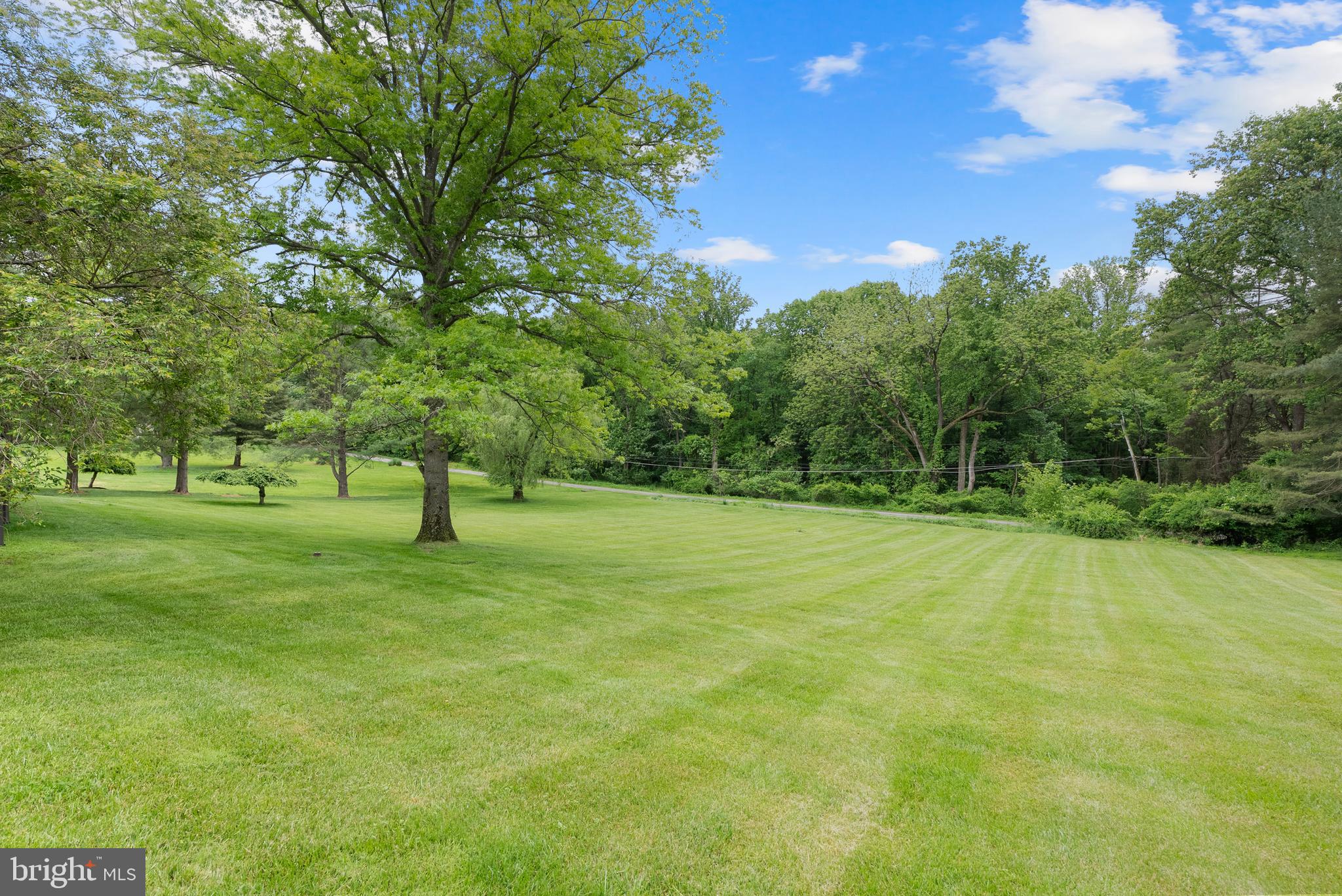 MANOR HILL - Residential