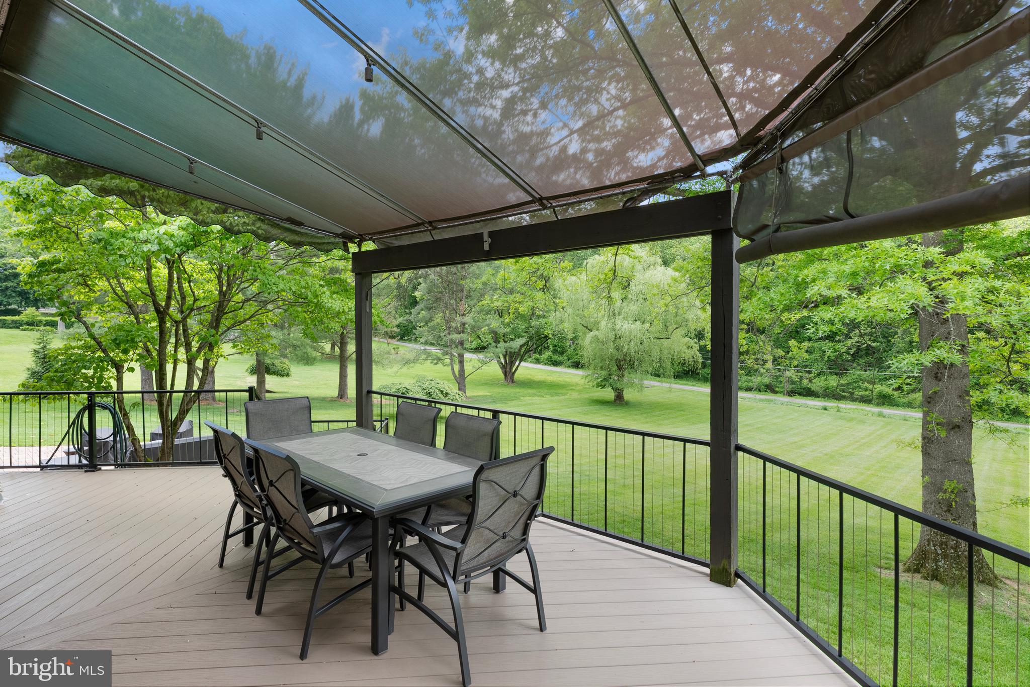 MANOR HILL - Residential
