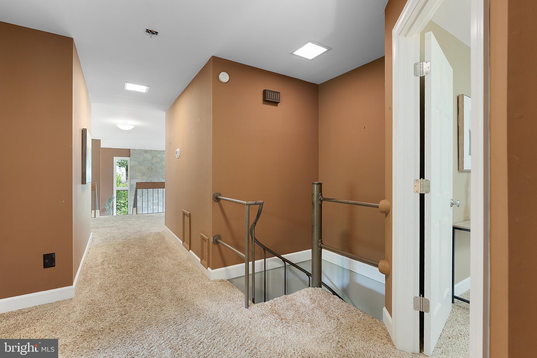 MANOR HILL - Residential