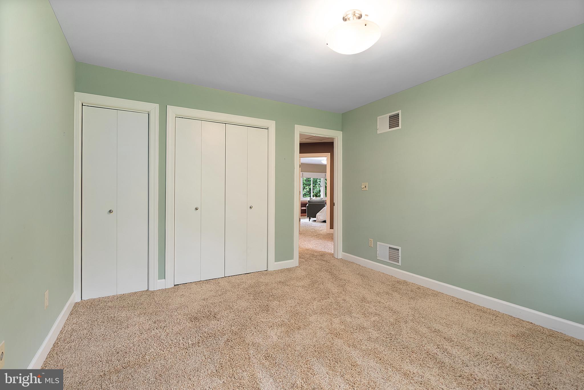 MANOR HILL - Residential