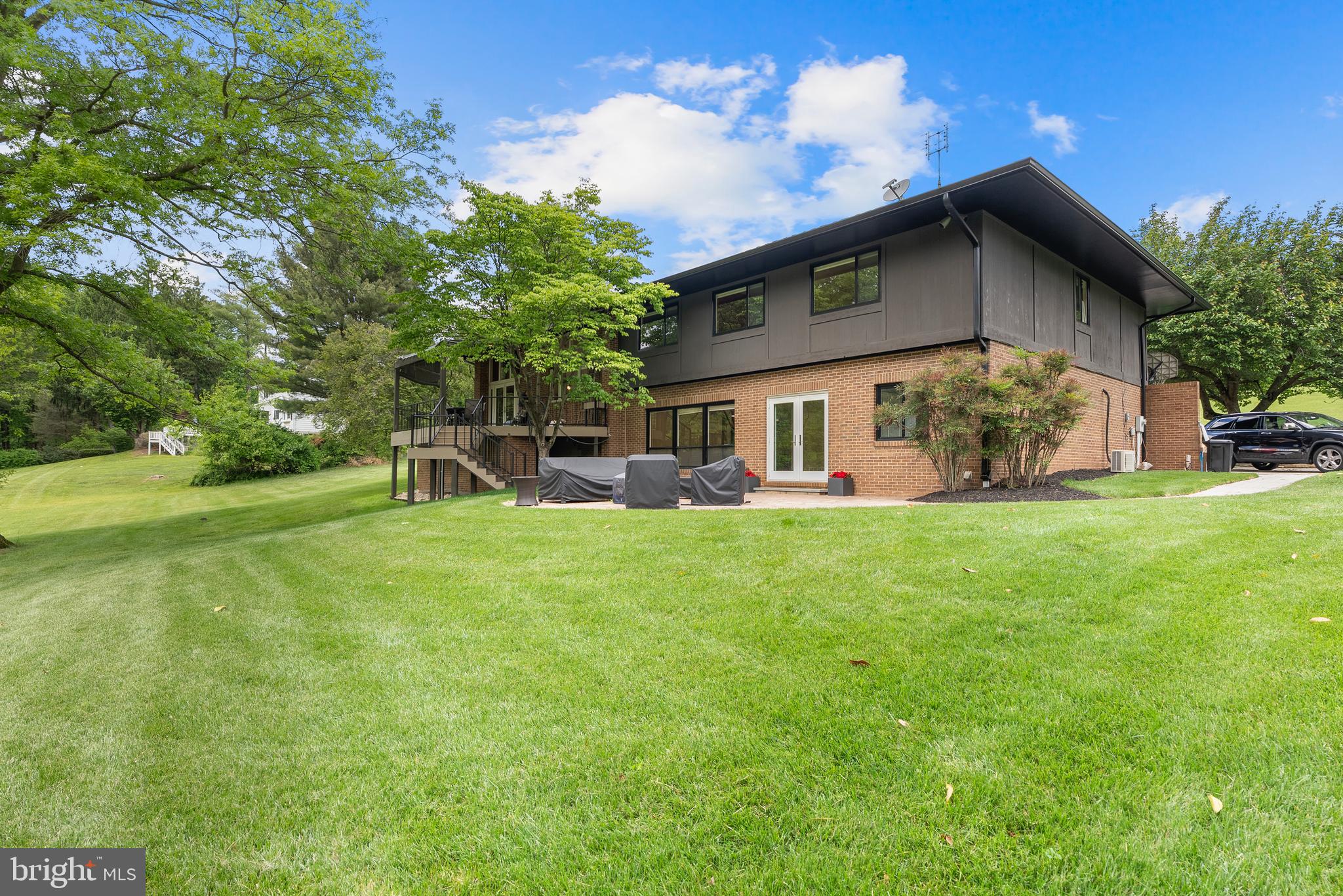 MANOR HILL - Residential