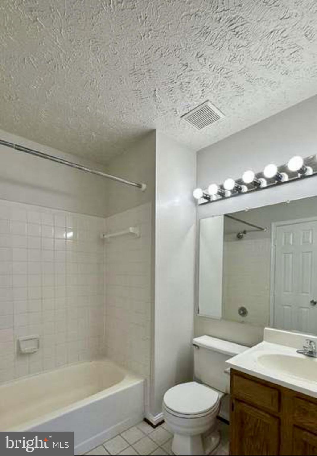 CABIN CREEKWOOD - Residential Lease