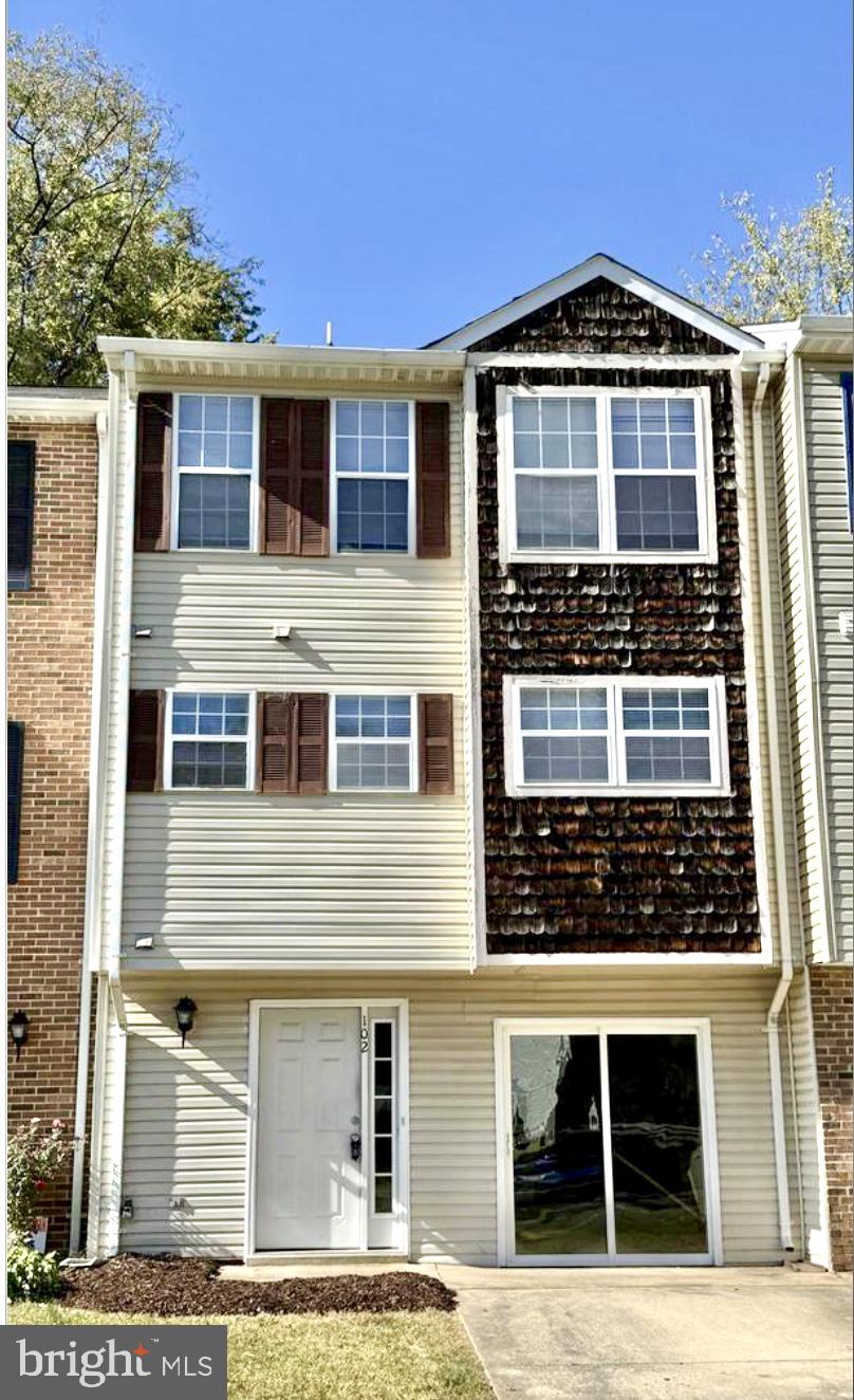 CABIN CREEKWOOD - Residential Lease